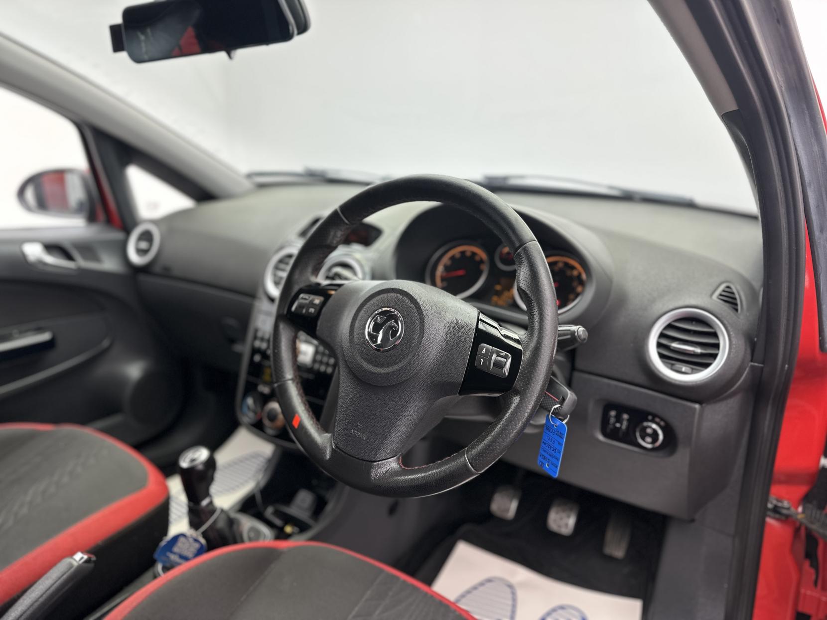 Vauxhall Corsa 1.4 16V SRi Hatchback 3dr Petrol Manual Euro 5 (100 ps)