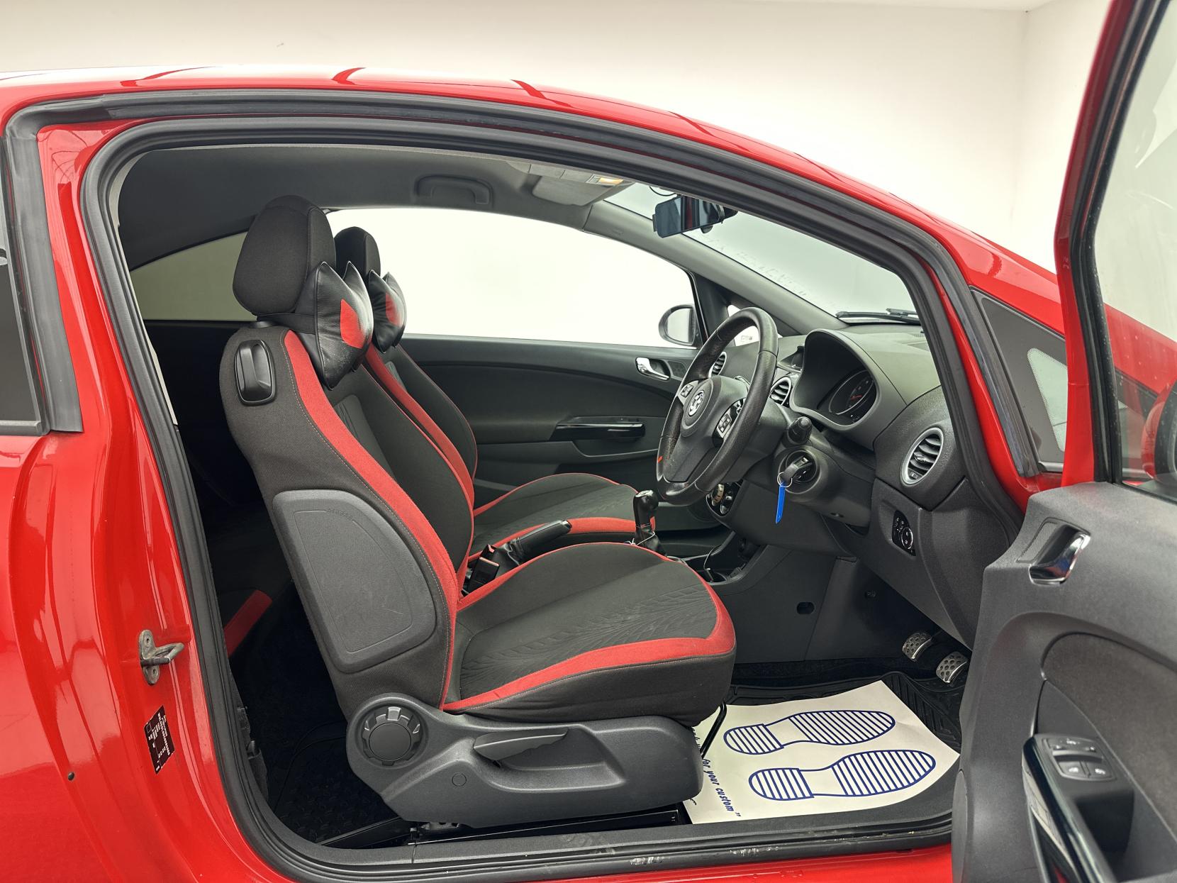 Vauxhall Corsa 1.4 16V SRi Hatchback 3dr Petrol Manual Euro 5 (100 ps)