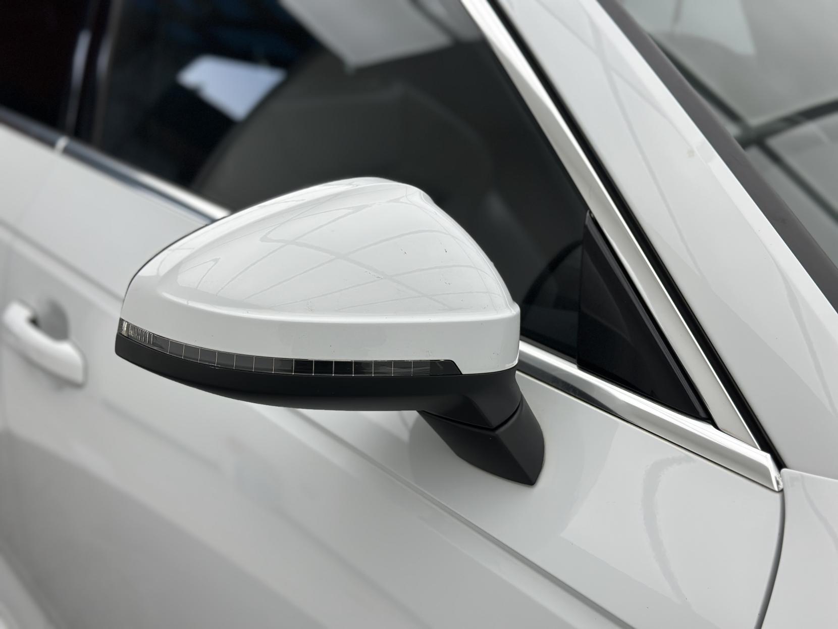 Audi A4 Avant 2.0 TDI ultra S line Estate 5dr Diesel S Tronic Euro 6 (s/s) (190 ps)