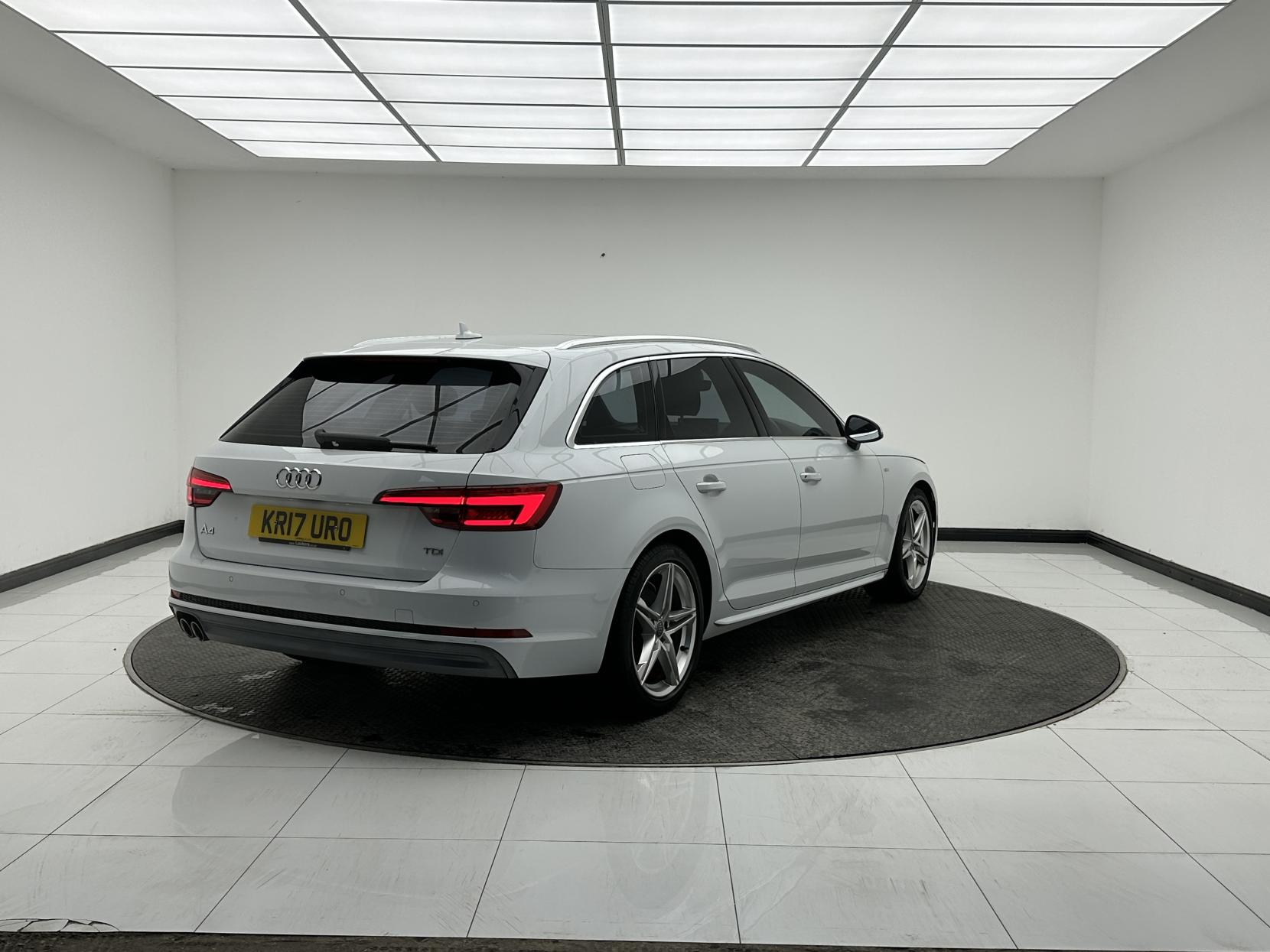 Audi A4 Avant 2.0 TDI ultra S line Estate 5dr Diesel S Tronic Euro 6 (s/s) (190 ps)