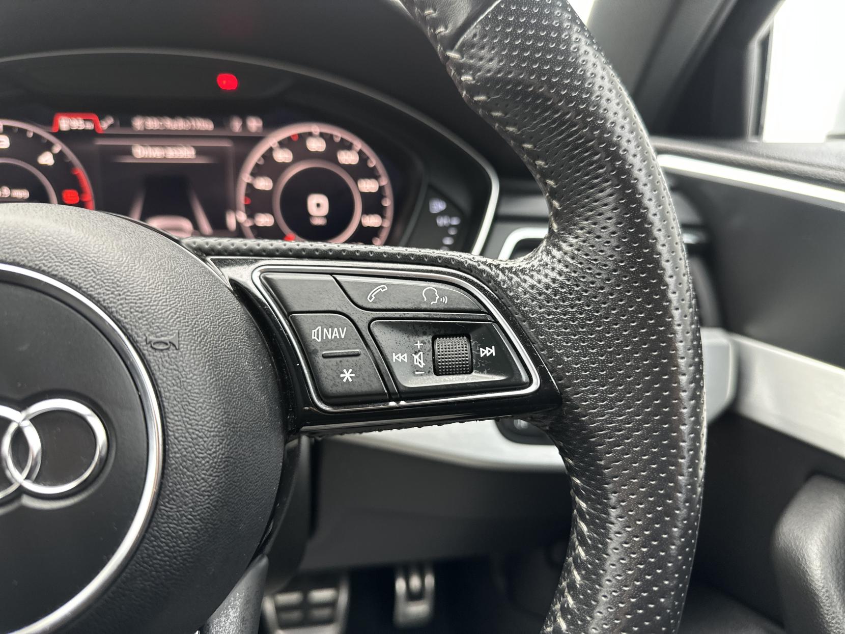 Audi A4 Avant 2.0 TDI ultra S line Estate 5dr Diesel S Tronic Euro 6 (s/s) (190 ps)