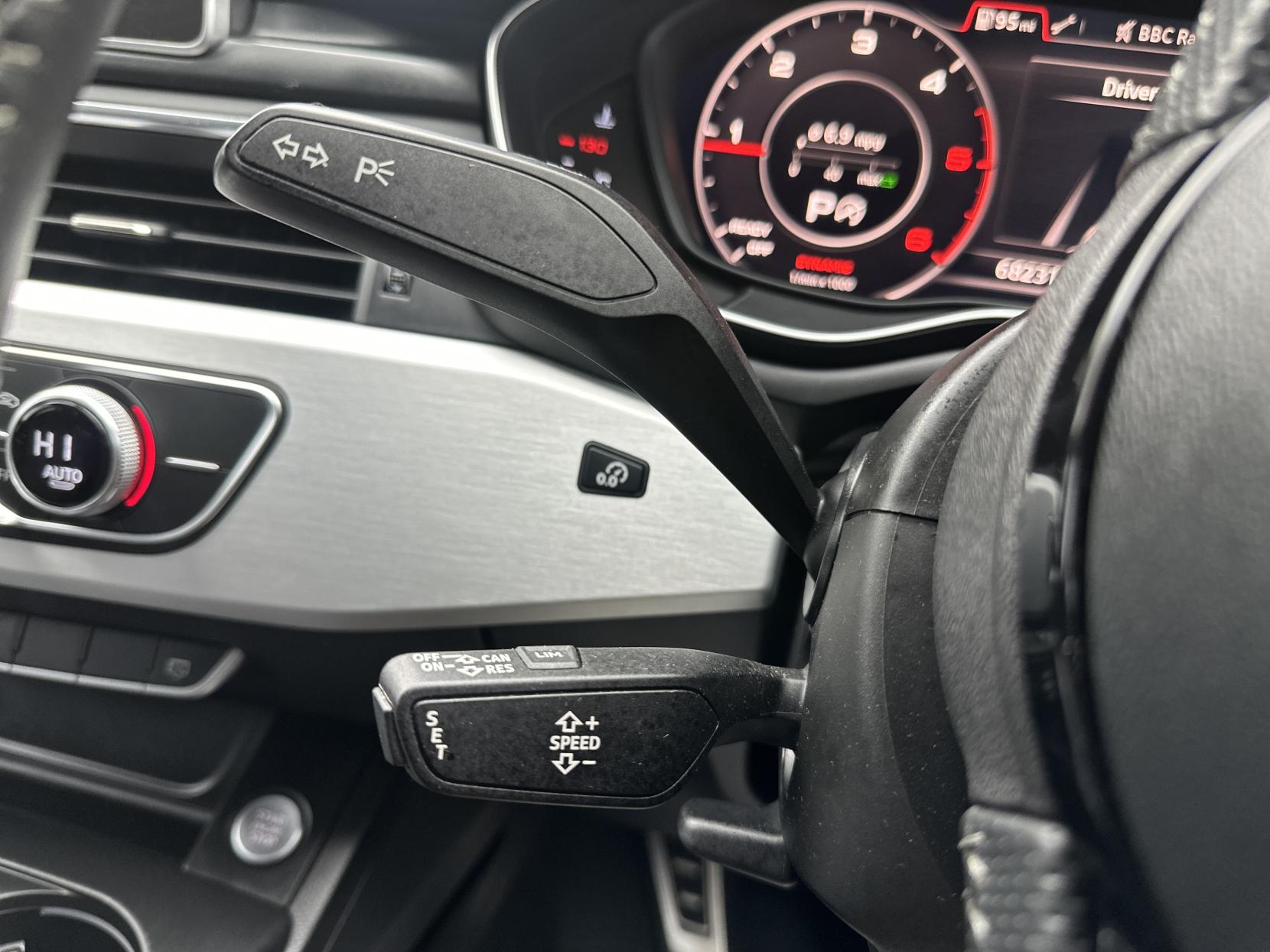 Audi A4 Avant 2.0 TDI ultra S line Estate 5dr Diesel S Tronic Euro 6 (s/s) (190 ps)