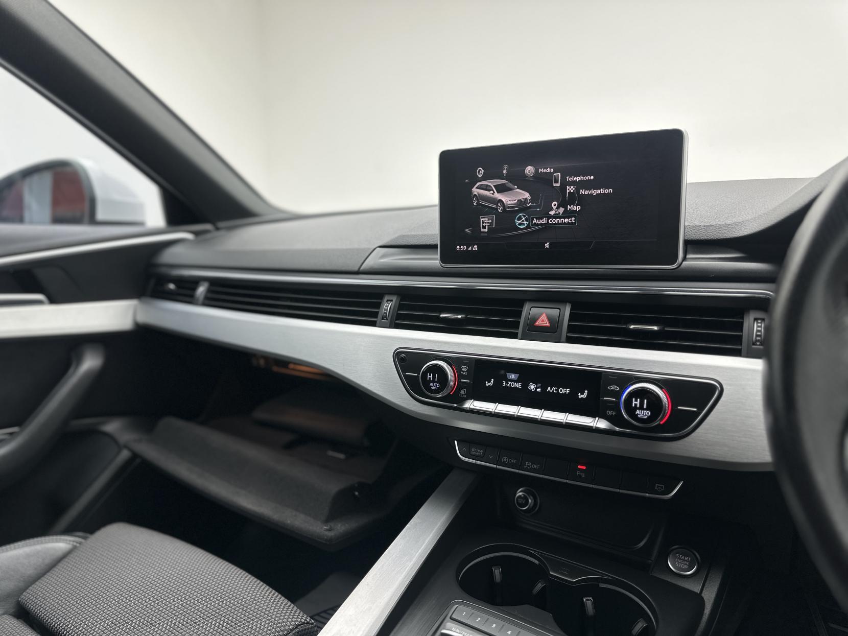 Audi A4 Avant 2.0 TDI ultra S line Estate 5dr Diesel S Tronic Euro 6 (s/s) (190 ps)