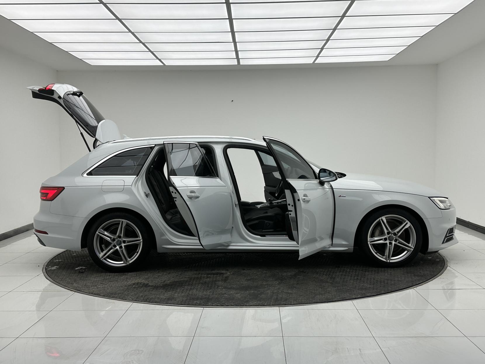 Audi A4 Avant 2.0 TDI ultra S line Estate 5dr Diesel S Tronic Euro 6 (s/s) (190 ps)