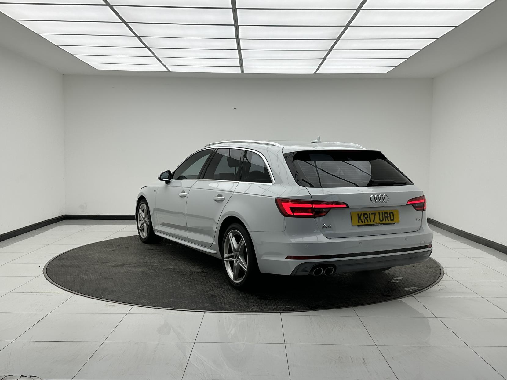 Audi A4 Avant 2.0 TDI ultra S line Estate 5dr Diesel S Tronic Euro 6 (s/s) (190 ps)