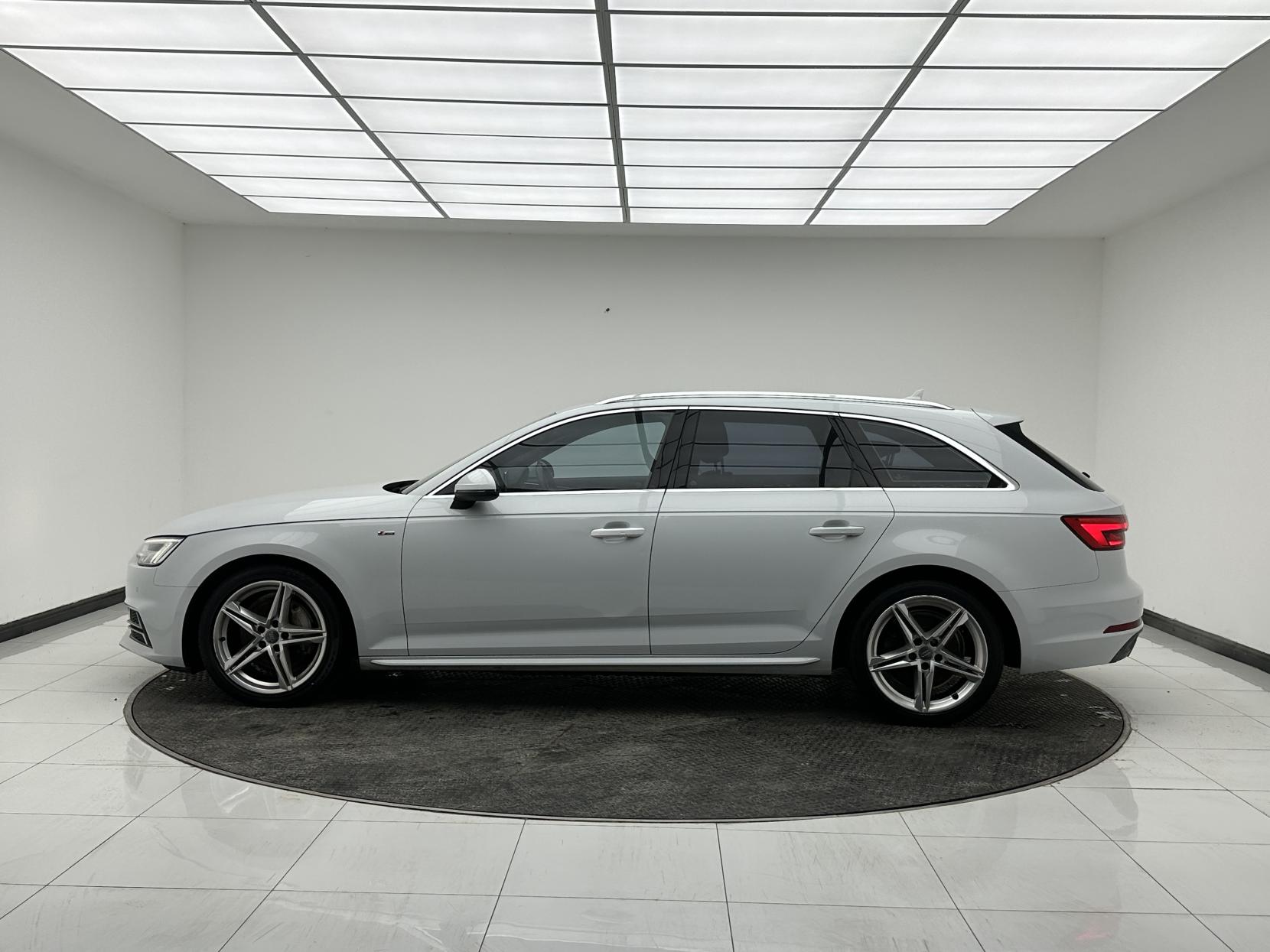 Audi A4 Avant 2.0 TDI ultra S line Estate 5dr Diesel S Tronic Euro 6 (s/s) (190 ps)