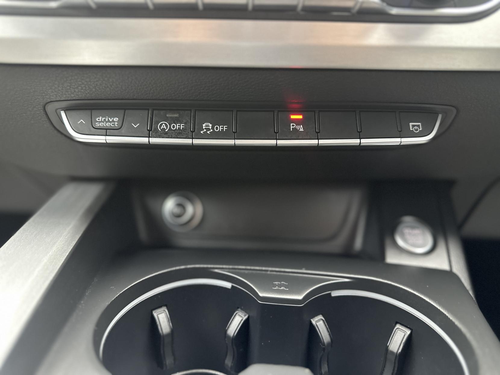 Audi A4 Avant 2.0 TDI ultra S line Estate 5dr Diesel S Tronic Euro 6 (s/s) (190 ps)