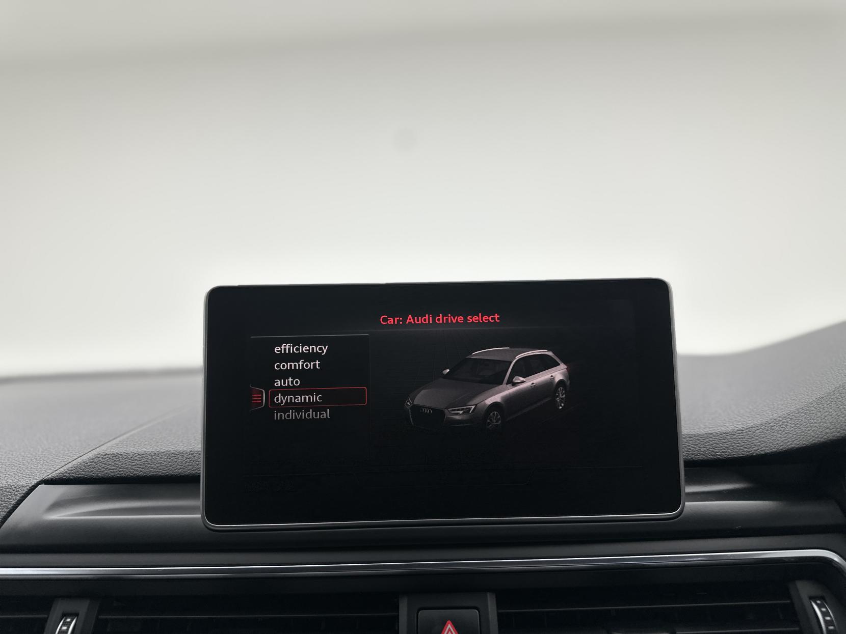 Audi A4 Avant 2.0 TDI ultra S line Estate 5dr Diesel S Tronic Euro 6 (s/s) (190 ps)