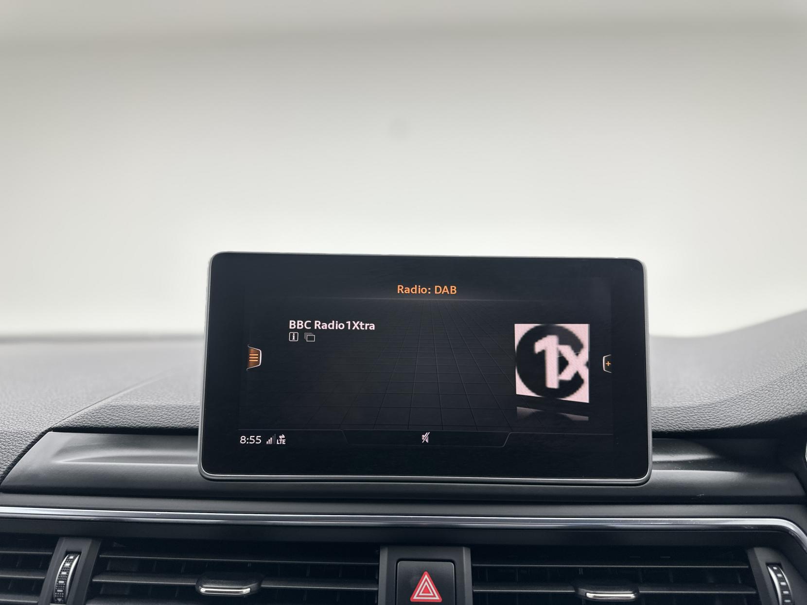 Audi A4 Avant 2.0 TDI ultra S line Estate 5dr Diesel S Tronic Euro 6 (s/s) (190 ps)