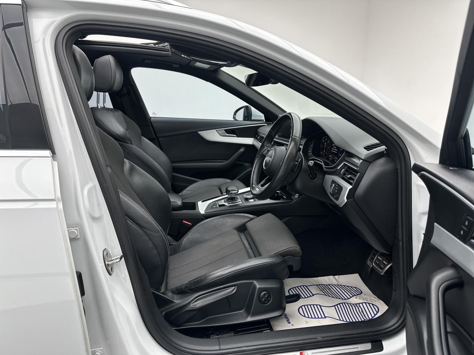 Audi A4 Avant 2.0 TDI ultra S line Estate 5dr Diesel S Tronic Euro 6 (s/s) (190 ps)