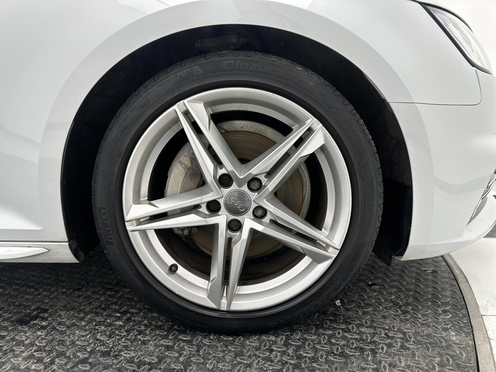 Audi A4 Avant 2.0 TDI ultra S line Estate 5dr Diesel S Tronic Euro 6 (s/s) (190 ps)