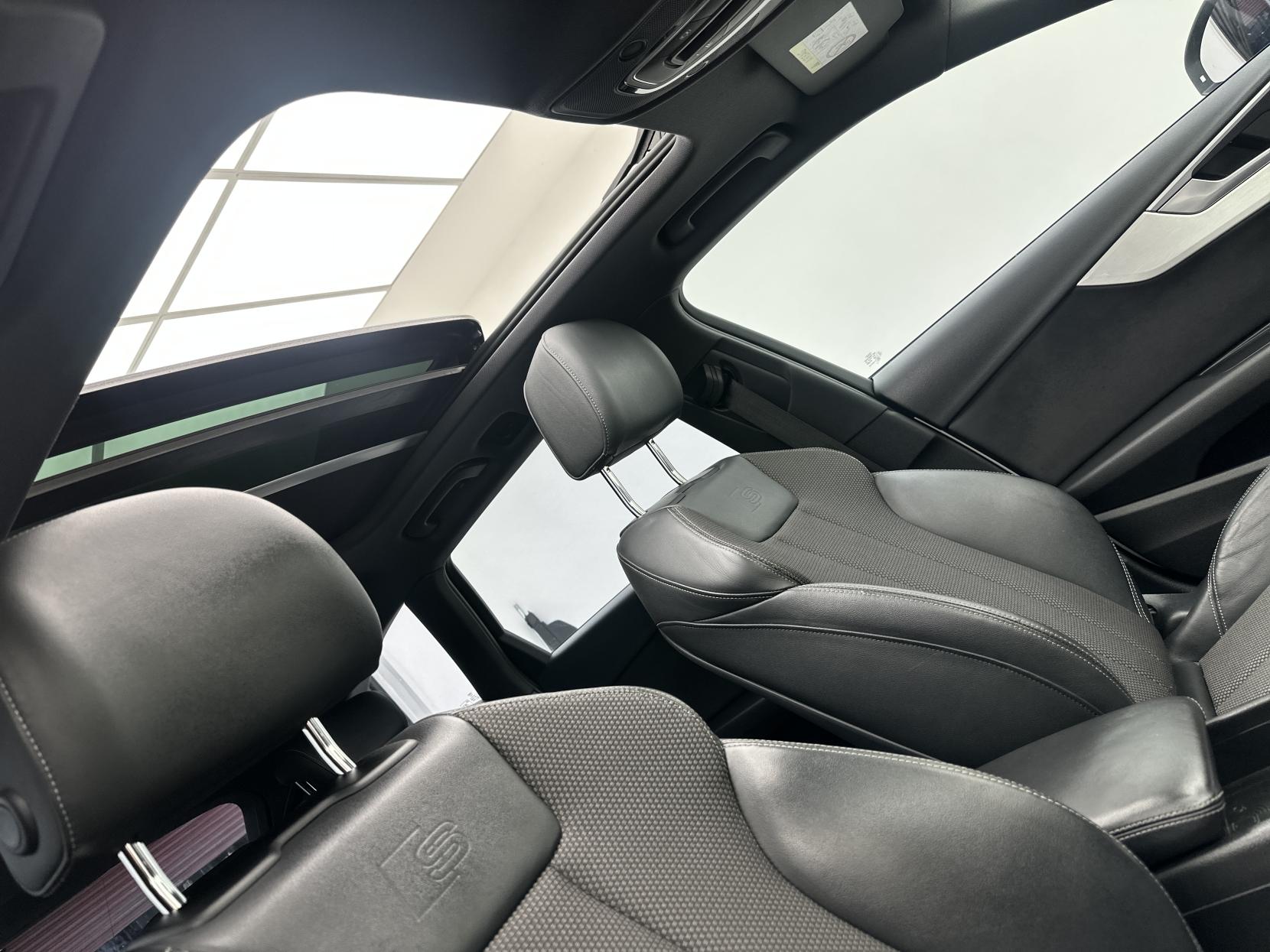 Audi A4 Avant 2.0 TDI ultra S line Estate 5dr Diesel S Tronic Euro 6 (s/s) (190 ps)