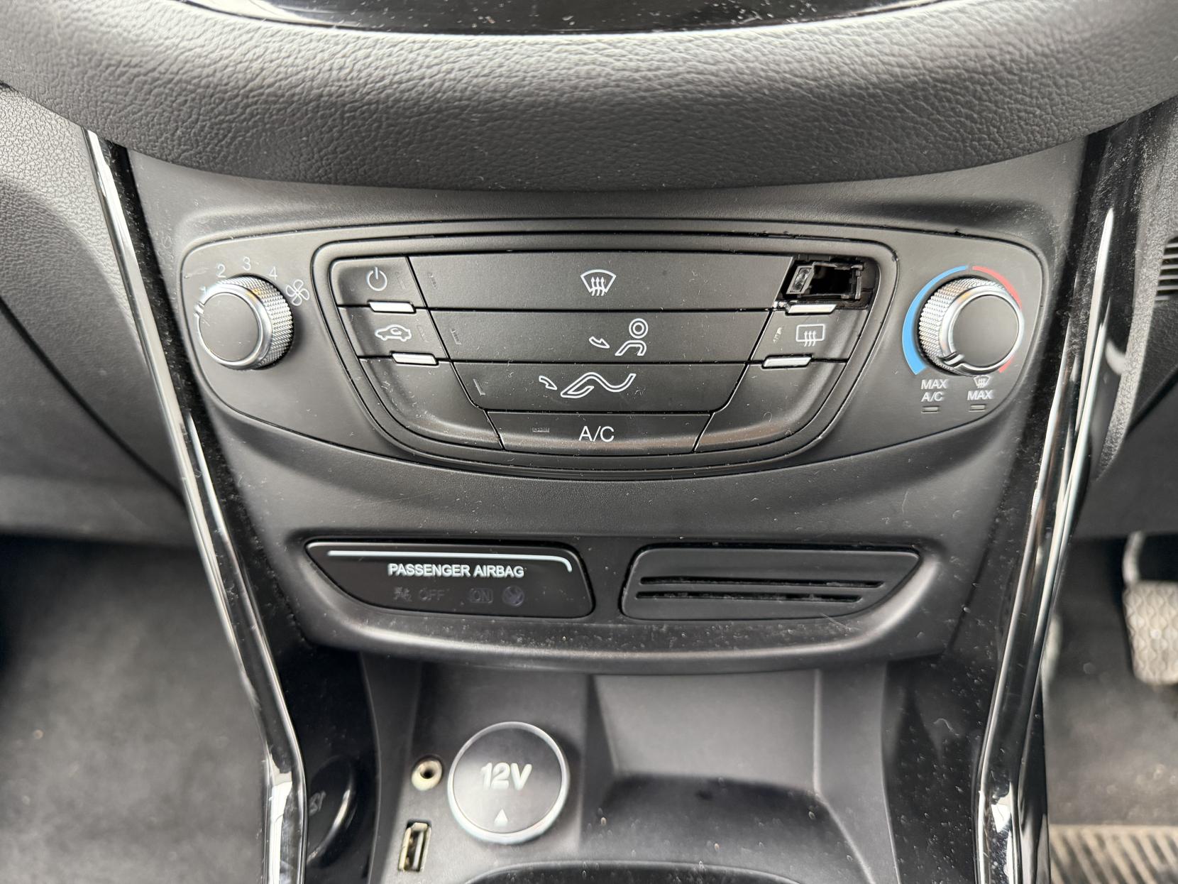 Ford B-Max 1.0T EcoBoost Zetec MPV 5dr Petrol Manual Euro 5 (100 ps)