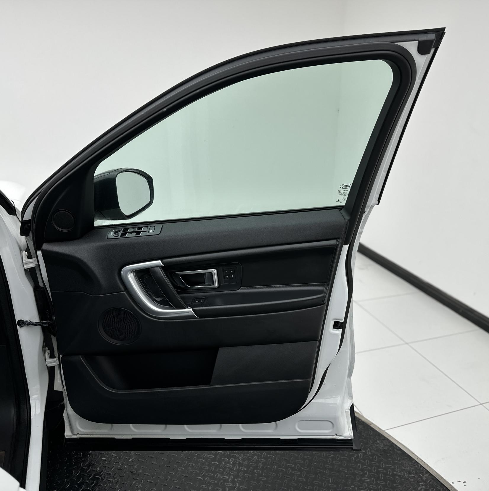 Land Rover Discovery Sport 2.0 TD4 HSE Luxury SUV 5dr Diesel Auto 4WD Euro 6 (s/s) (180 ps)