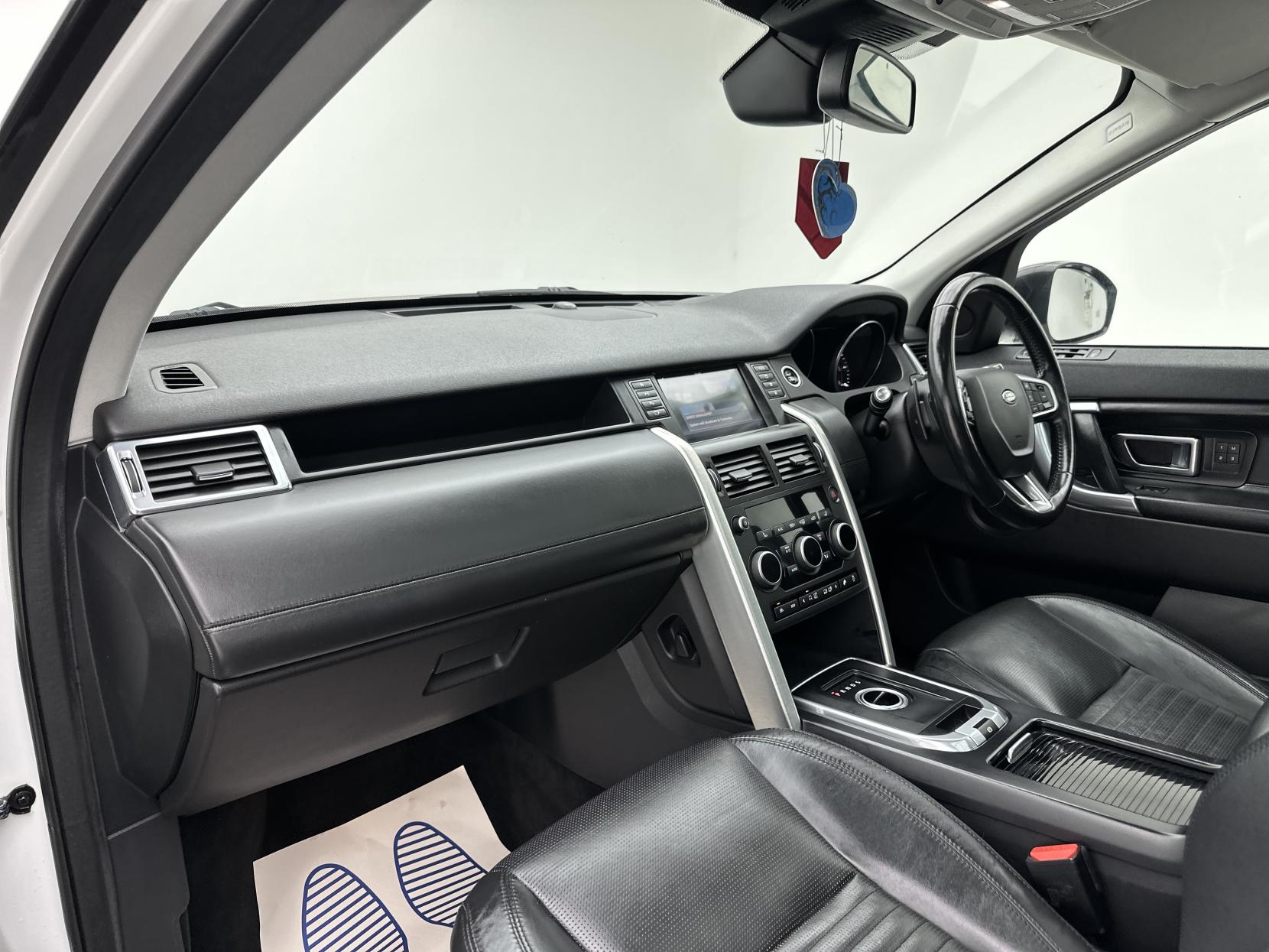 Land Rover Discovery Sport 2.0 TD4 HSE Luxury SUV 5dr Diesel Auto 4WD Euro 6 (s/s) (180 ps)