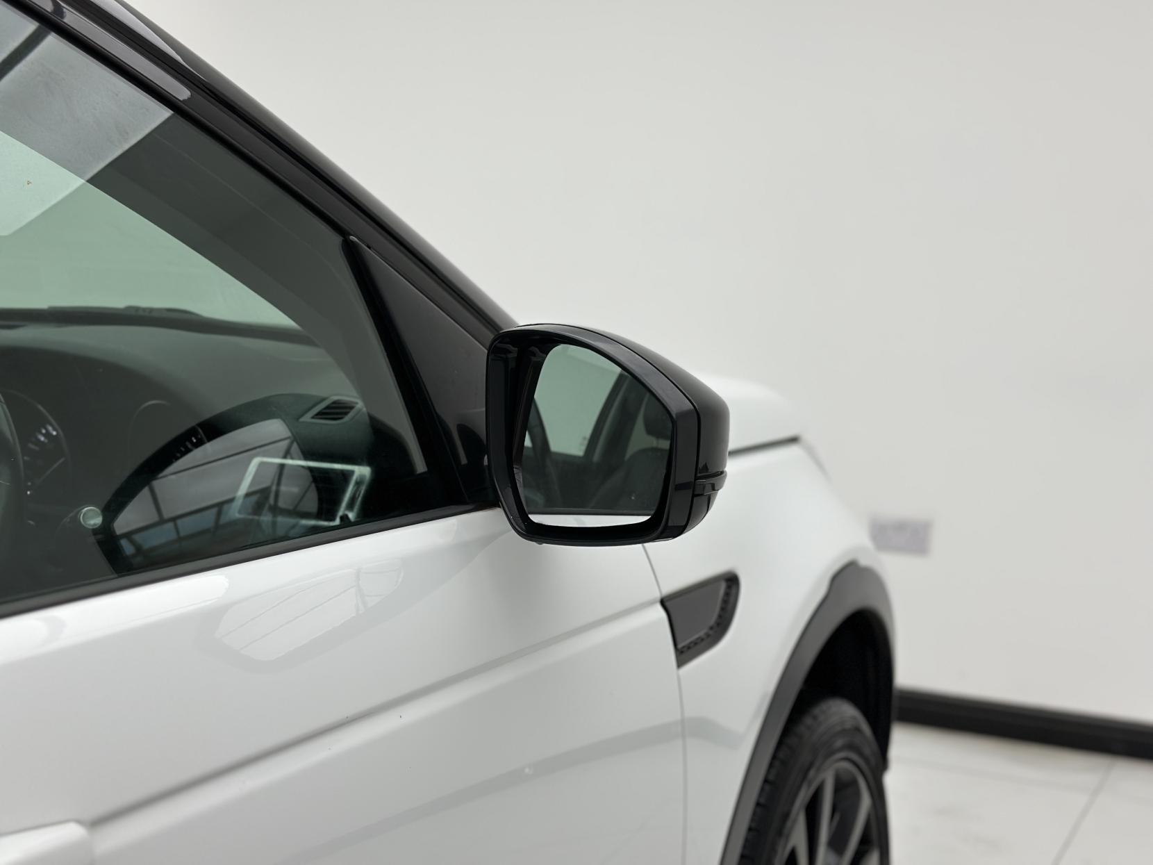 Land Rover Discovery Sport 2.0 TD4 HSE Luxury SUV 5dr Diesel Auto 4WD Euro 6 (s/s) (180 ps)