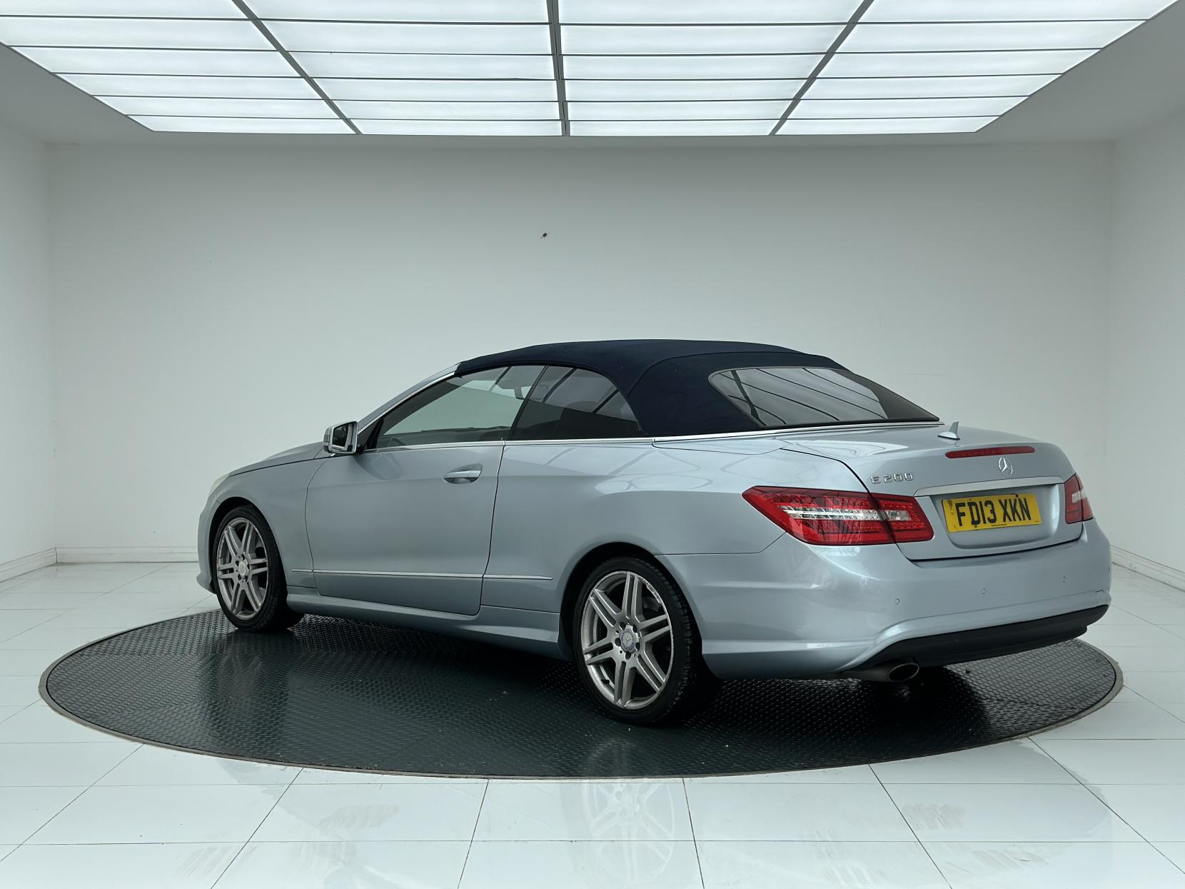 Mercedes-Benz E Class 1.8 E200 BlueEfficiency Sport Cabriolet 2dr Petrol G-Tronic+ Euro 5 (s/s) (184 ps)