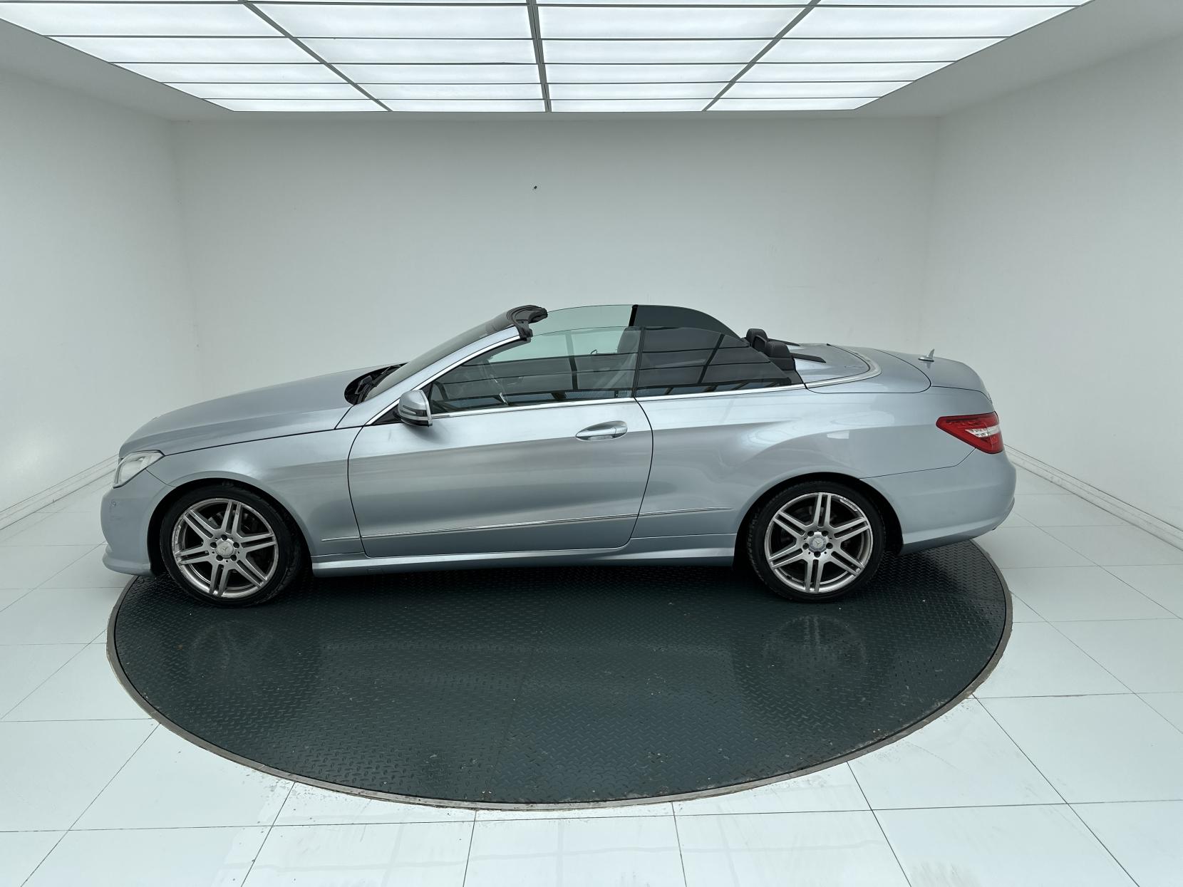 Mercedes-Benz E Class 1.8 E200 BlueEfficiency Sport Cabriolet 2dr Petrol G-Tronic+ Euro 5 (s/s) (184 ps)