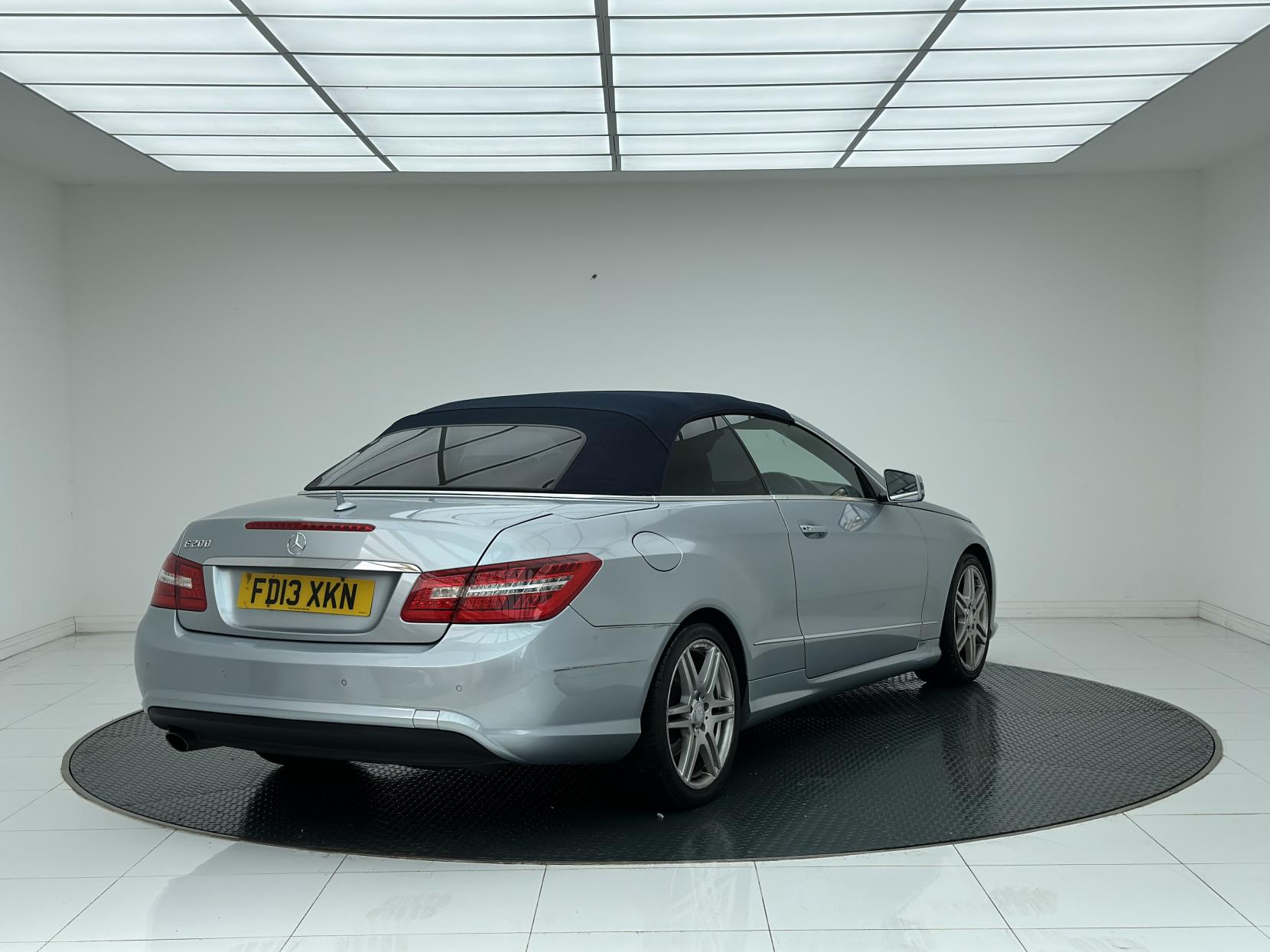 Mercedes-Benz E Class 1.8 E200 BlueEfficiency Sport Cabriolet 2dr Petrol G-Tronic+ Euro 5 (s/s) (184 ps)