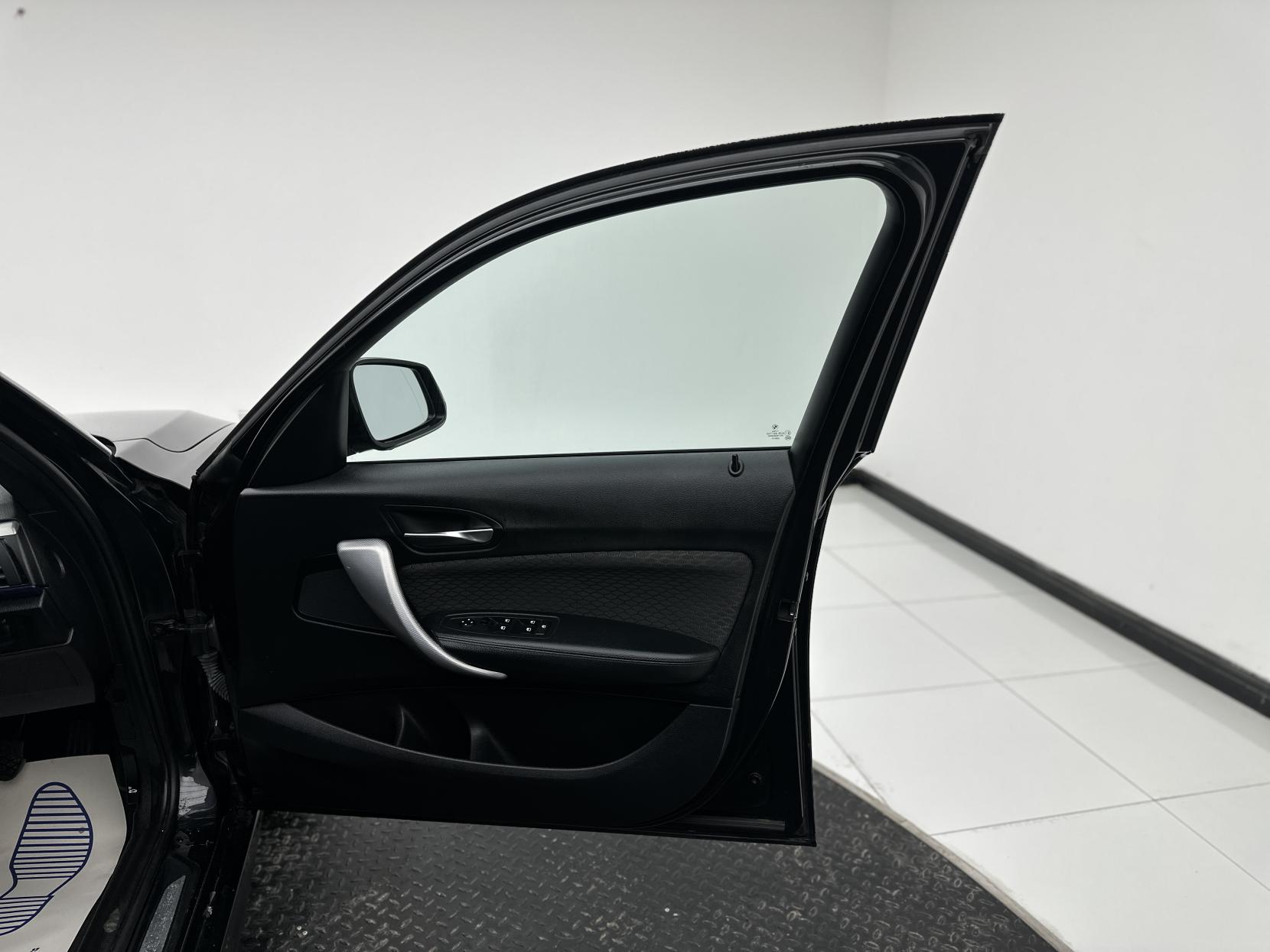 BMW 1 Series 2.0 116d M Sport Hatchback 5dr Diesel Manual Euro 5 (s/s) (116 ps)