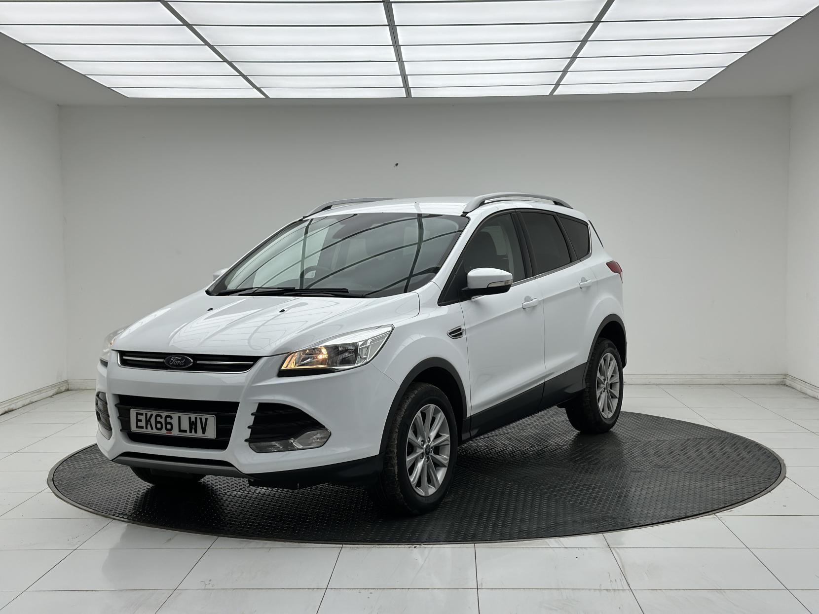 Ford Kuga 2.0 TDCi Titanium SUV 5dr Diesel Powershift AWD Euro 6 (s/s) (180 ps)