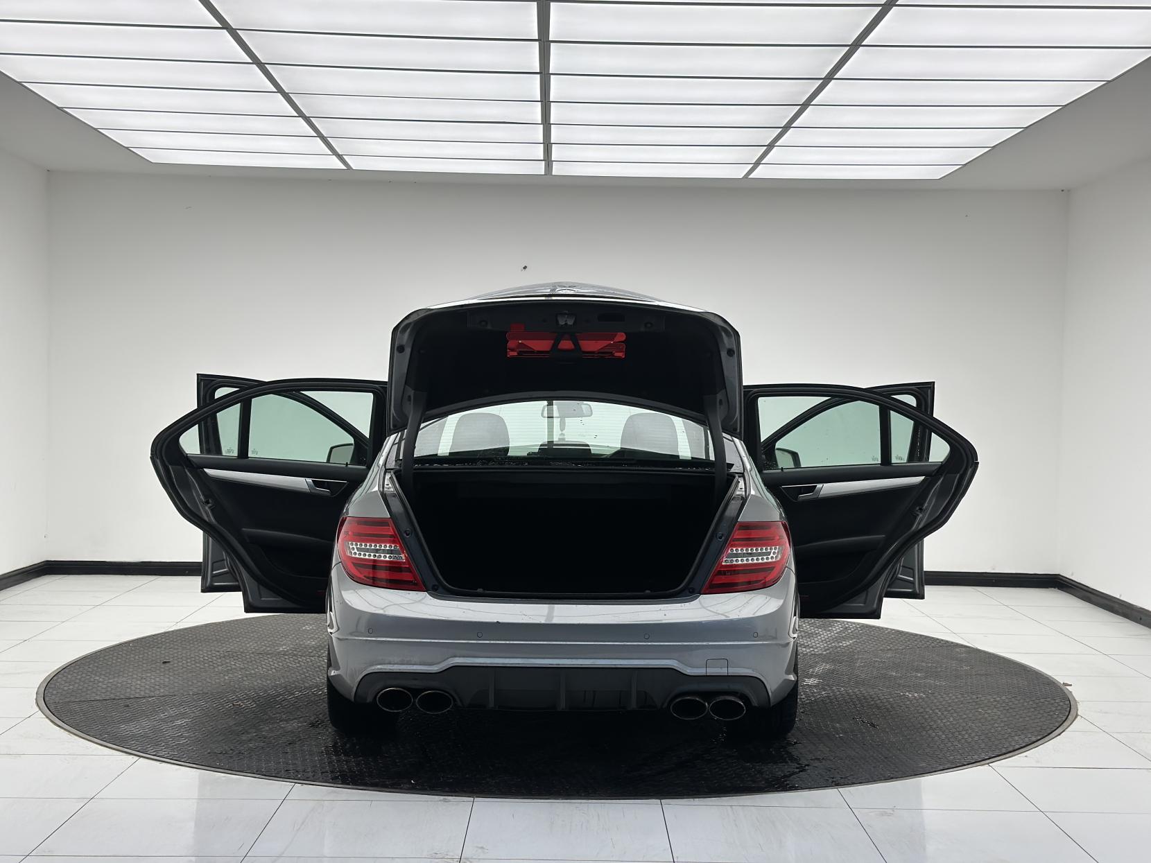 Mercedes-Benz C Class 2.1 C250 CDI BlueEfficiency Sport Saloon 4dr Diesel G-Tronic+ Euro 5 (s/s) (204 ps)