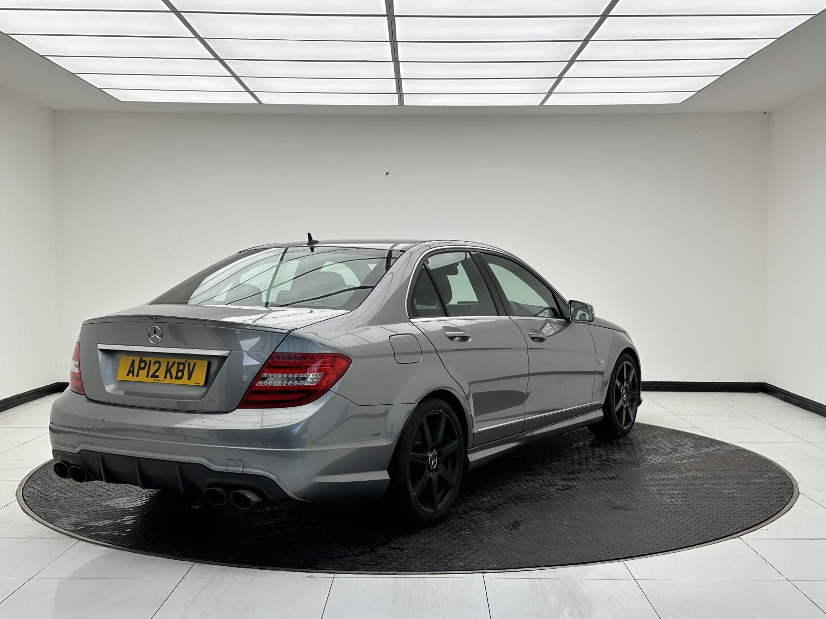 Mercedes-Benz C Class 2.1 C250 CDI BlueEfficiency Sport Saloon 4dr Diesel G-Tronic+ Euro 5 (s/s) (204 ps)