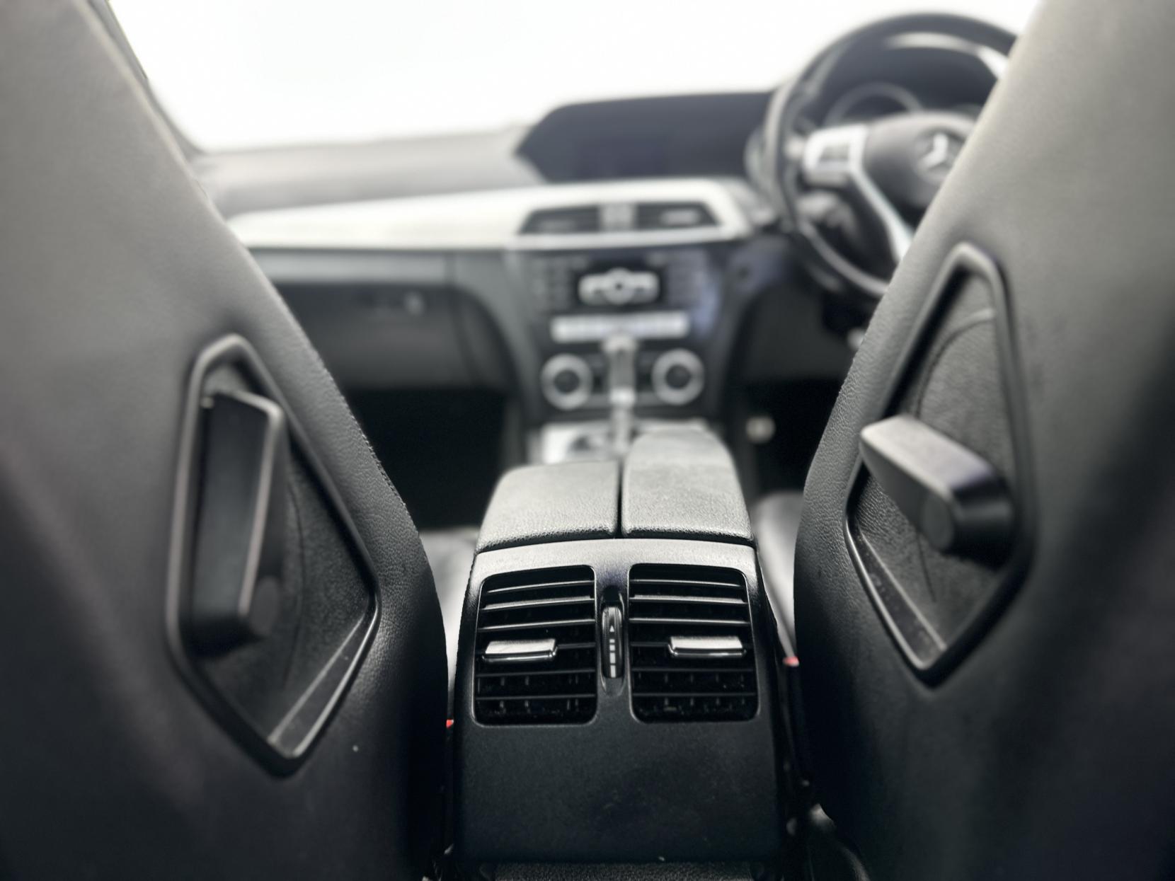 Mercedes-Benz C Class 2.1 C250 CDI BlueEfficiency Sport Saloon 4dr Diesel G-Tronic+ Euro 5 (s/s) (204 ps)