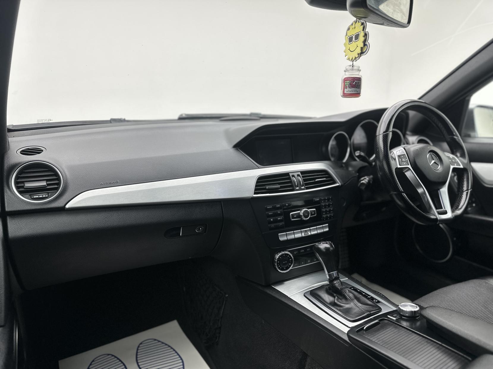 Mercedes-Benz C Class 2.1 C250 CDI BlueEfficiency Sport Saloon 4dr Diesel G-Tronic+ Euro 5 (s/s) (204 ps)