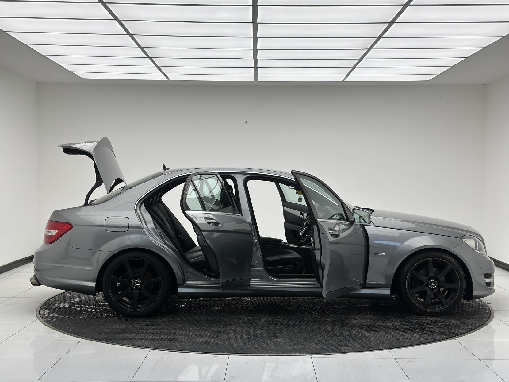 Mercedes-Benz C Class 2.1 C250 CDI BlueEfficiency Sport Saloon 4dr Diesel G-Tronic+ Euro 5 (s/s) (204 ps)