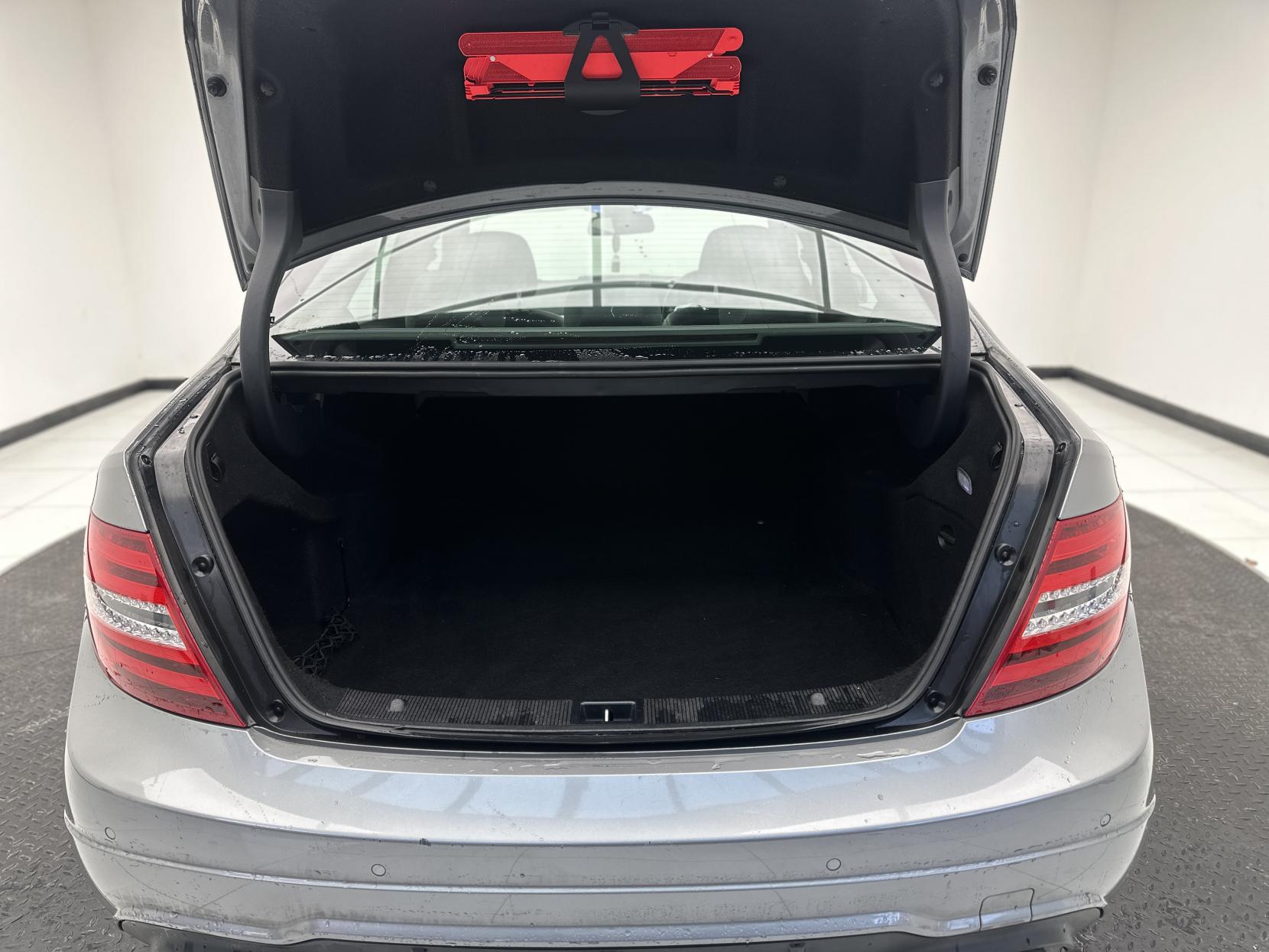 Mercedes-Benz C Class 2.1 C250 CDI BlueEfficiency Sport Saloon 4dr Diesel G-Tronic+ Euro 5 (s/s) (204 ps)