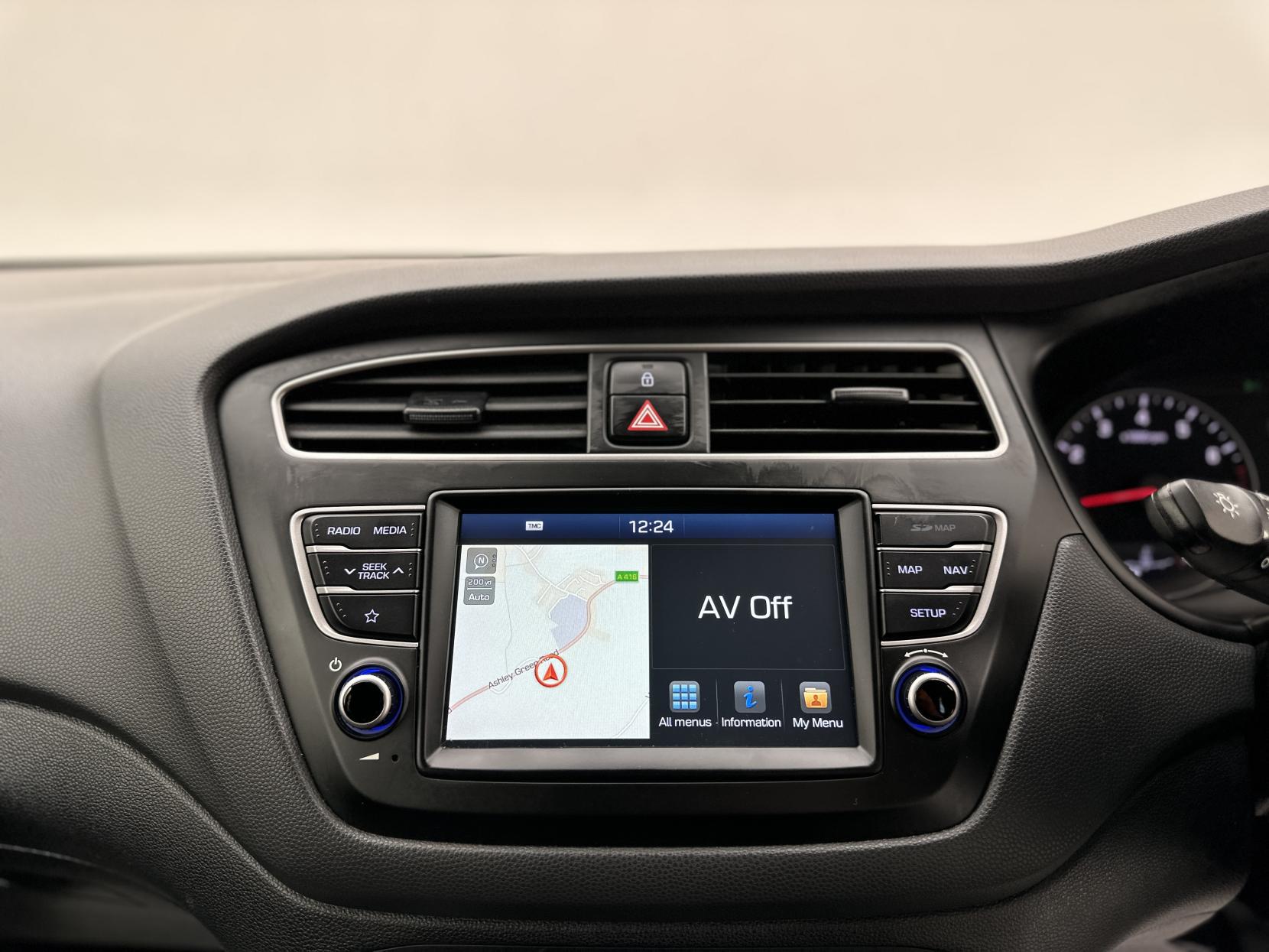 Hyundai i20 1.2 Premium Nav Hatchback 5dr Petrol Manual Euro 6 (s/s) (84 ps)