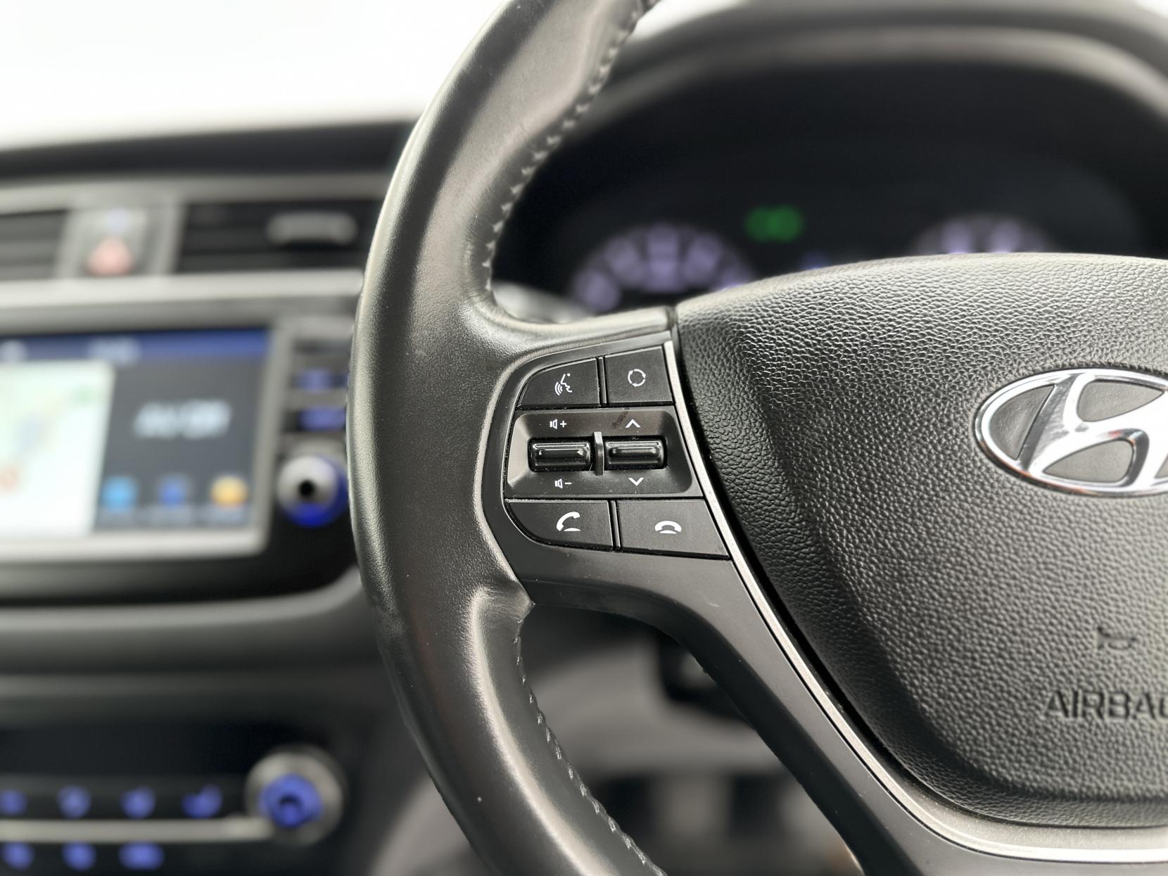 Hyundai i20 1.2 Premium Nav Hatchback 5dr Petrol Manual Euro 6 (s/s) (84 ps)