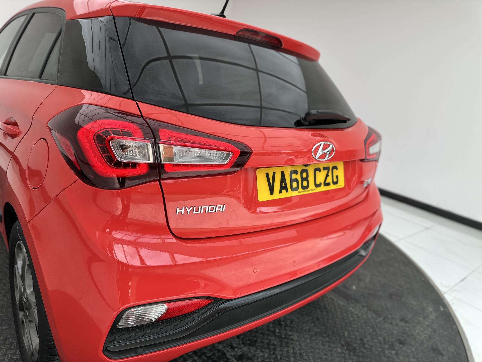 Hyundai i20 1.2 Premium Nav Hatchback 5dr Petrol Manual Euro 6 (s/s) (84 ps)