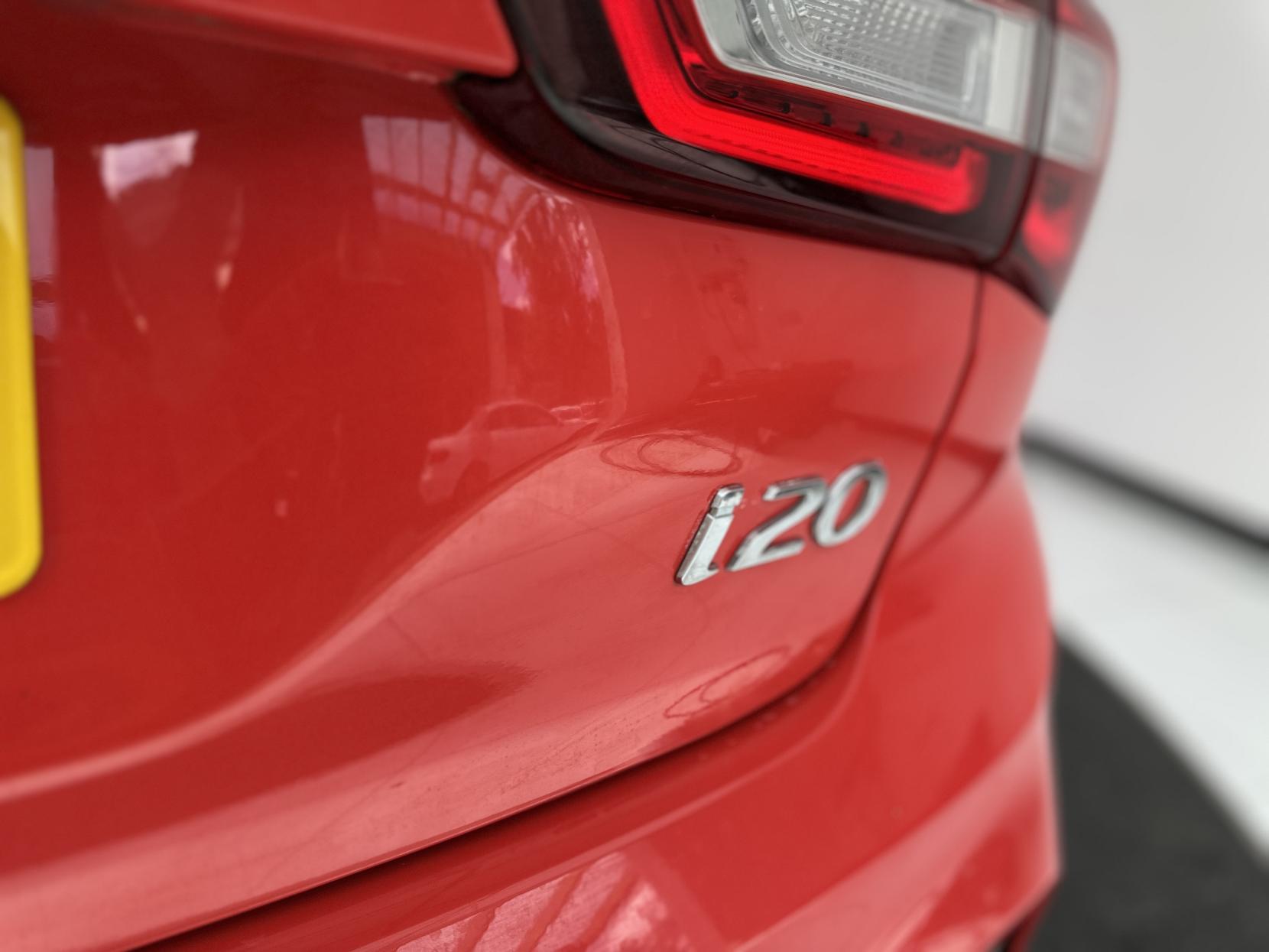 Hyundai i20 1.2 Premium Nav Hatchback 5dr Petrol Manual Euro 6 (s/s) (84 ps)