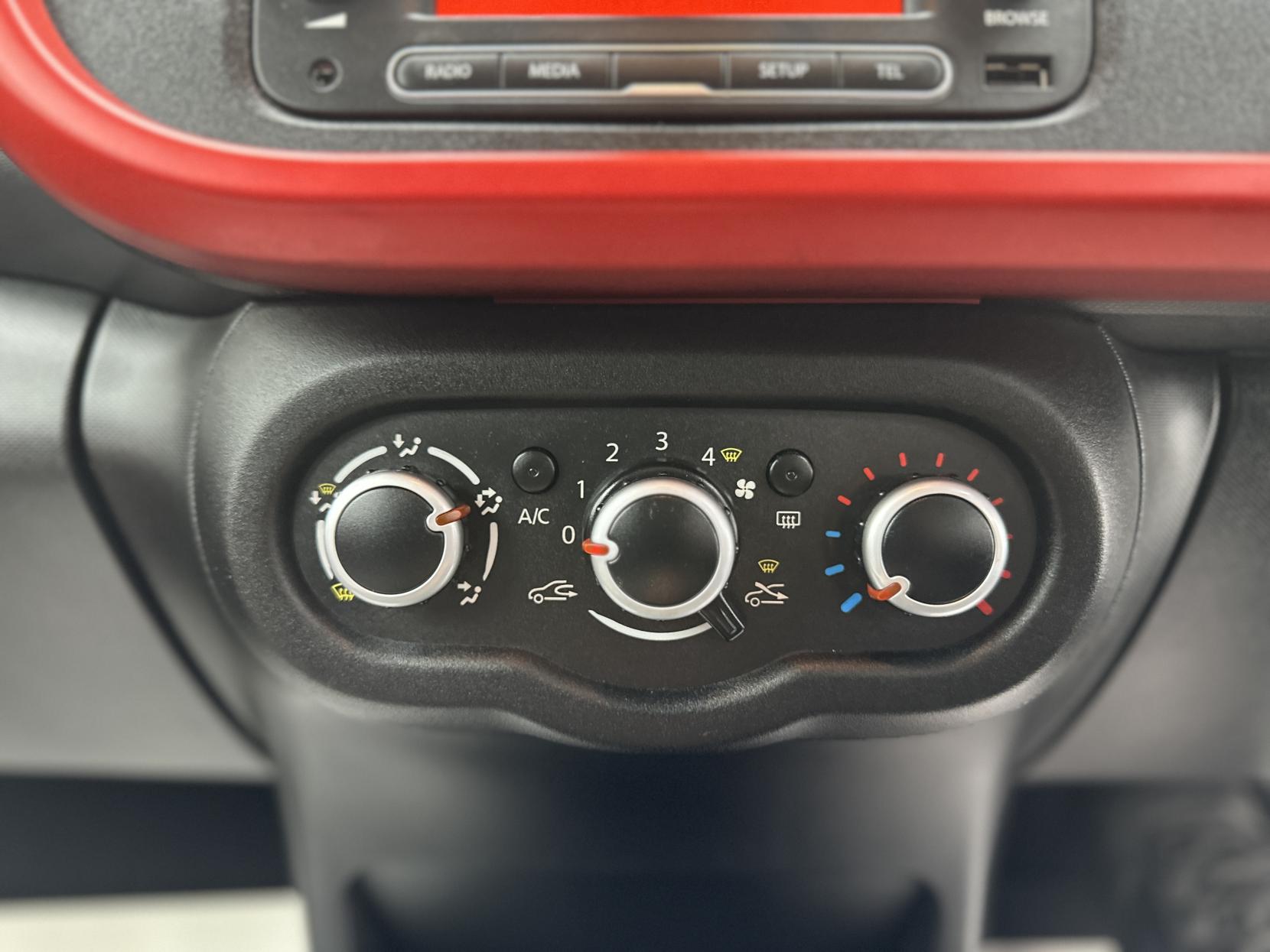 Renault Twingo 0.9 TCe Dynamique S Hatchback 5dr Petrol EDC Euro 6 (90 ps)