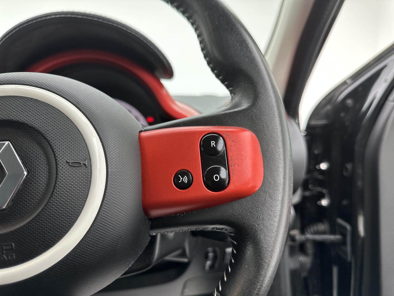 Renault Twingo 0.9 TCe Dynamique S Hatchback 5dr Petrol EDC Euro 6 (90 ps)