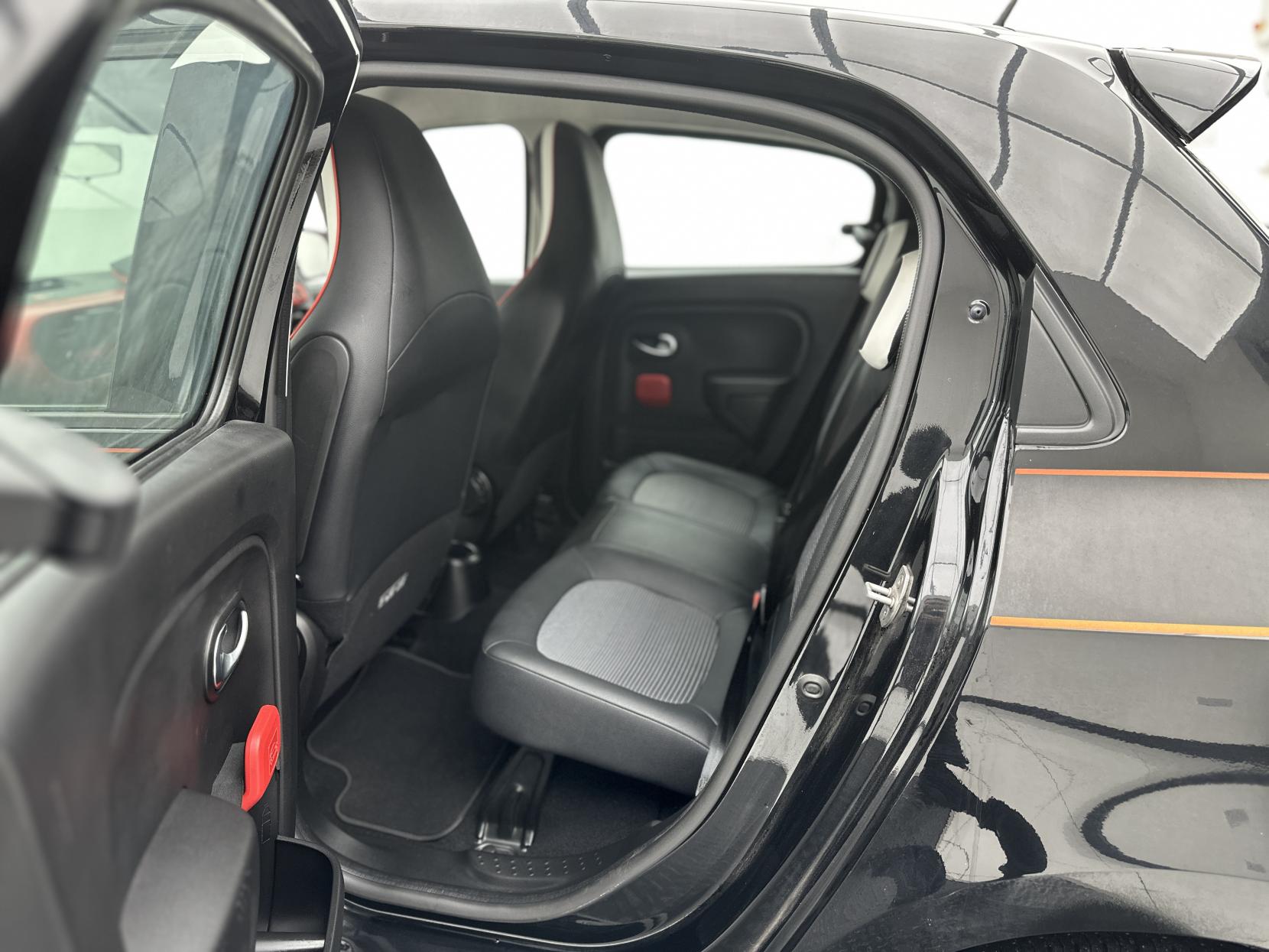 Renault Twingo 0.9 TCe Dynamique S Hatchback 5dr Petrol EDC Euro 6 (90 ps)