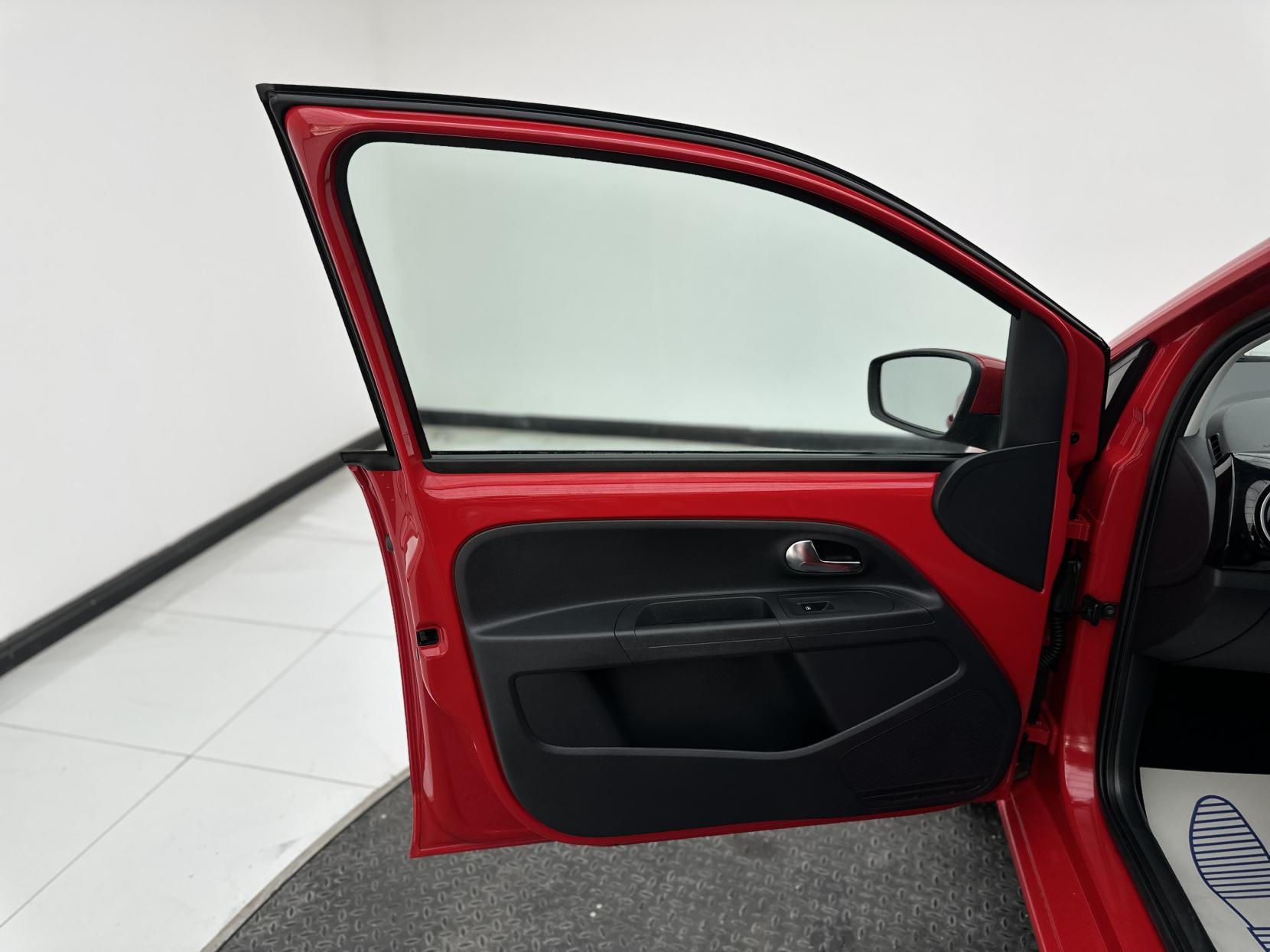 Volkswagen up! 1.0 High up! Hatchback 5dr Petrol ASG Euro 6 (75 ps)
