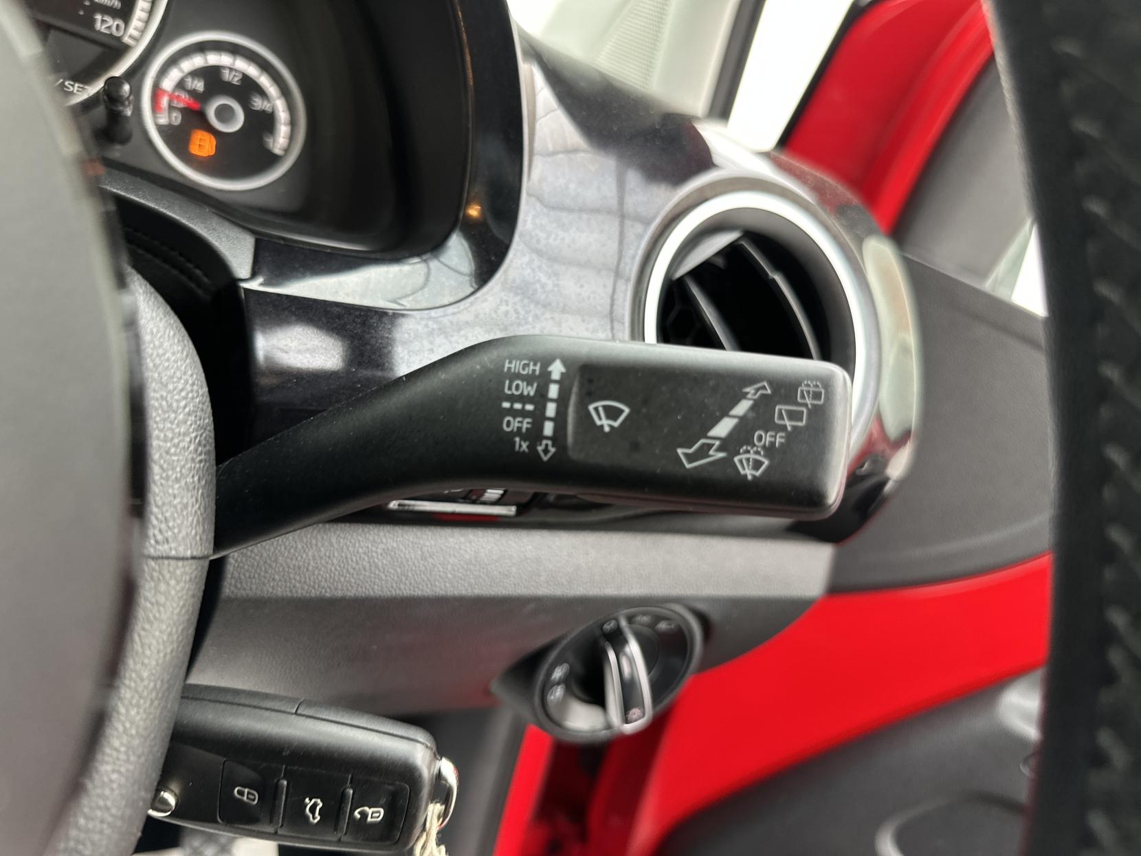 Volkswagen up! 1.0 High up! Hatchback 5dr Petrol ASG Euro 6 (75 ps)