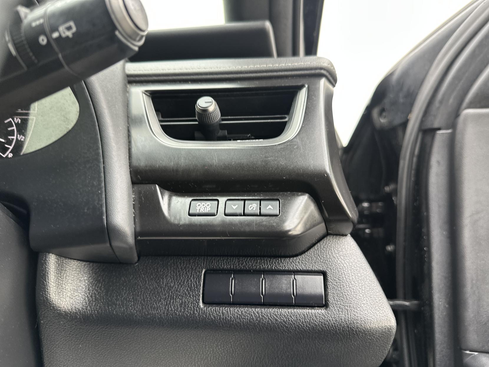 Lexus UX 2.0 250h SUV 5dr Petrol Hybrid E-CVT Euro 6 (s/s) (184 ps)