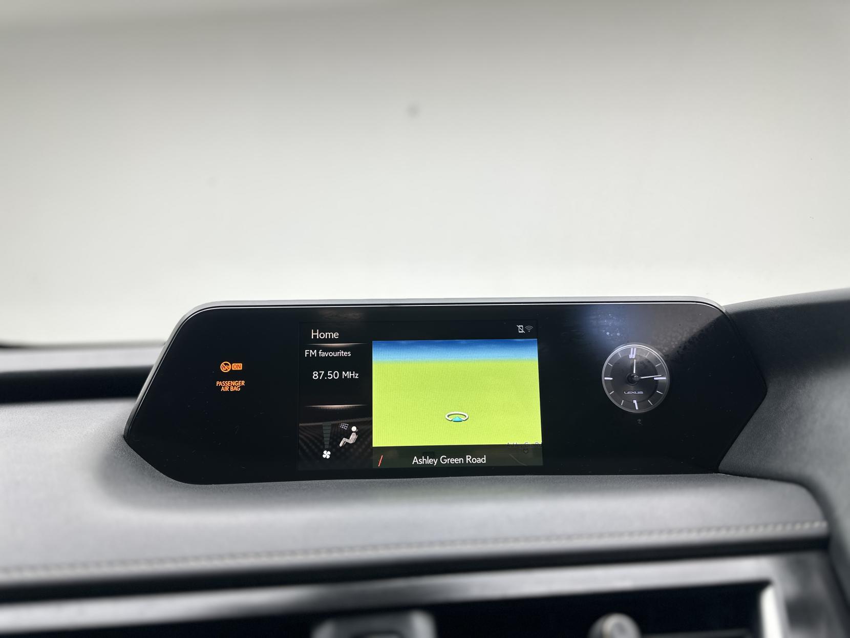 Lexus UX 2.0 250h SUV 5dr Petrol Hybrid E-CVT Euro 6 (s/s) (184 ps)