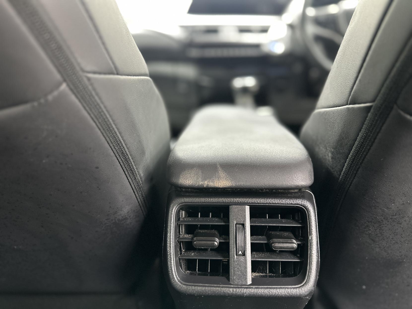 Lexus UX 2.0 250h SUV 5dr Petrol Hybrid E-CVT Euro 6 (s/s) (184 ps)