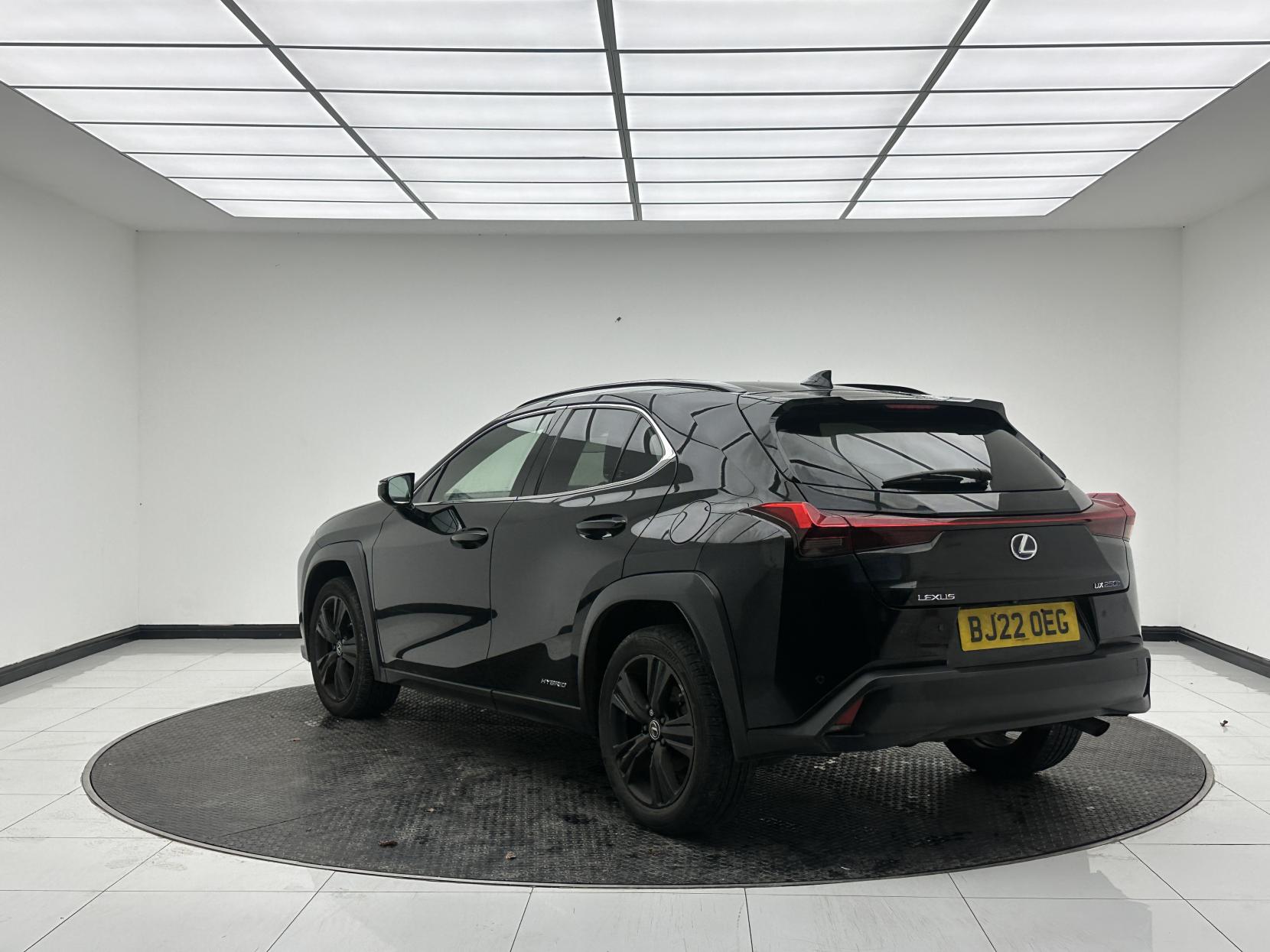 Lexus UX 2.0 250h SUV 5dr Petrol Hybrid E-CVT Euro 6 (s/s) (184 ps)