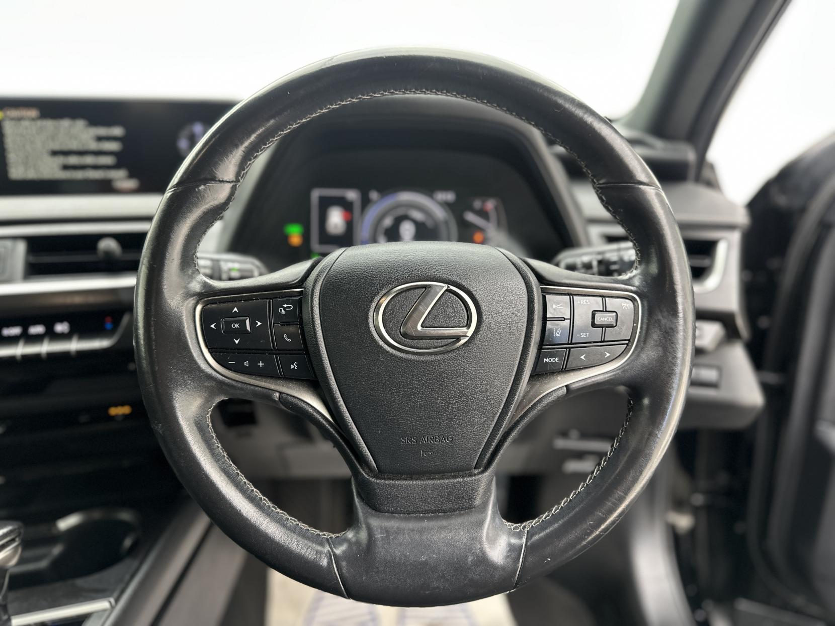 Lexus UX 2.0 250h SUV 5dr Petrol Hybrid E-CVT Euro 6 (s/s) (184 ps)