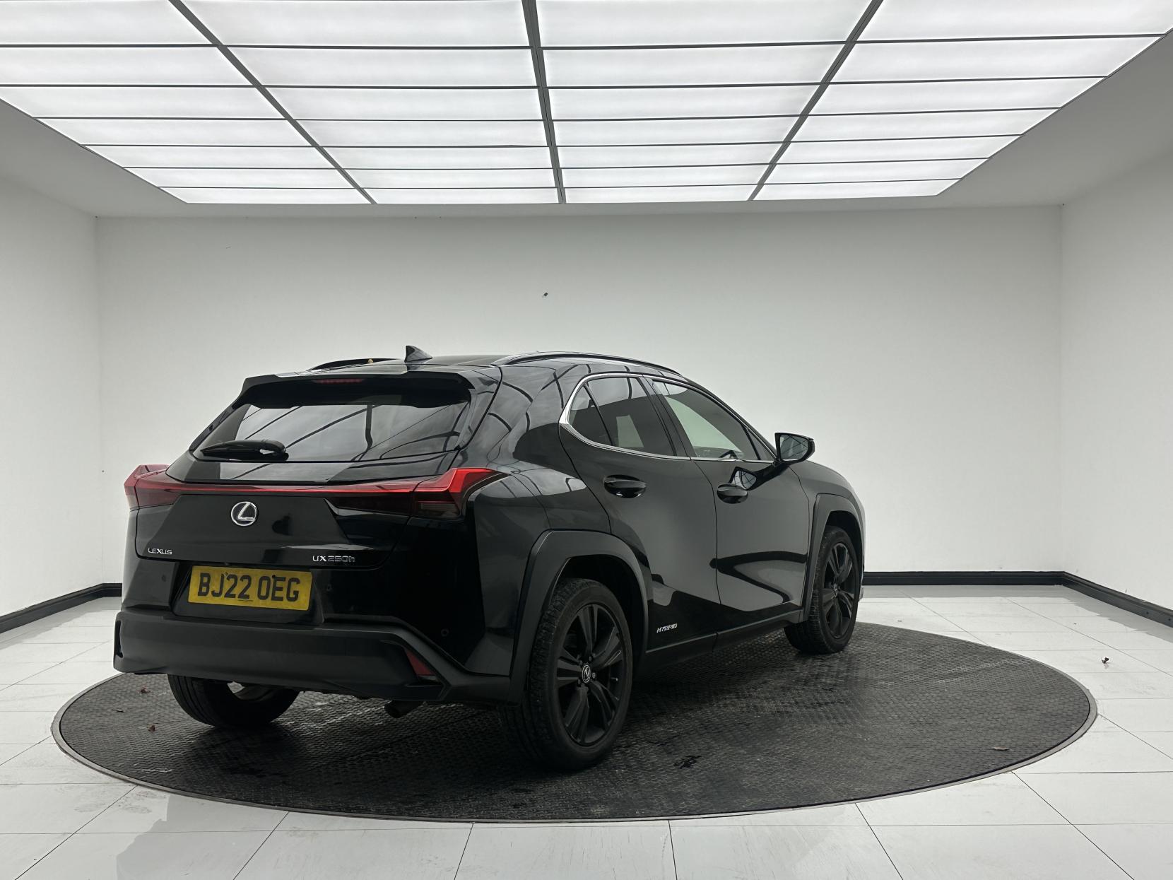 Lexus UX 2.0 250h SUV 5dr Petrol Hybrid E-CVT Euro 6 (s/s) (184 ps)