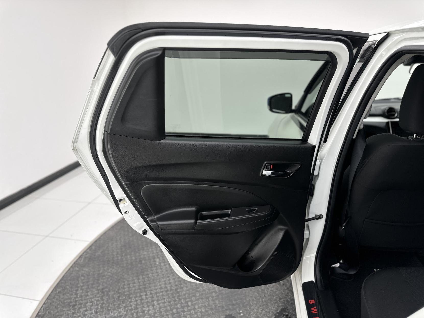 Suzuki Swift 1.0 Boosterjet SZ5 Hatchback 5dr Petrol Auto Euro 6 (111 ps)