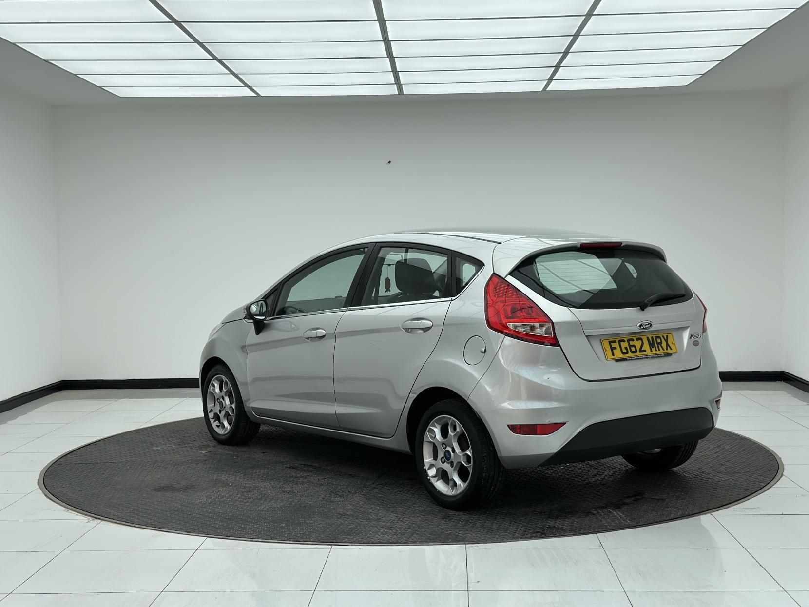 Ford Fiesta 1.25 Zetec Hatchback 5dr Petrol Manual (129 g/km, 81 bhp)