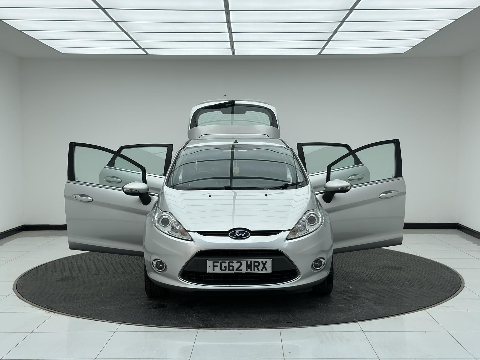 Ford Fiesta 1.25 Zetec Hatchback 5dr Petrol Manual (129 g/km, 81 bhp)