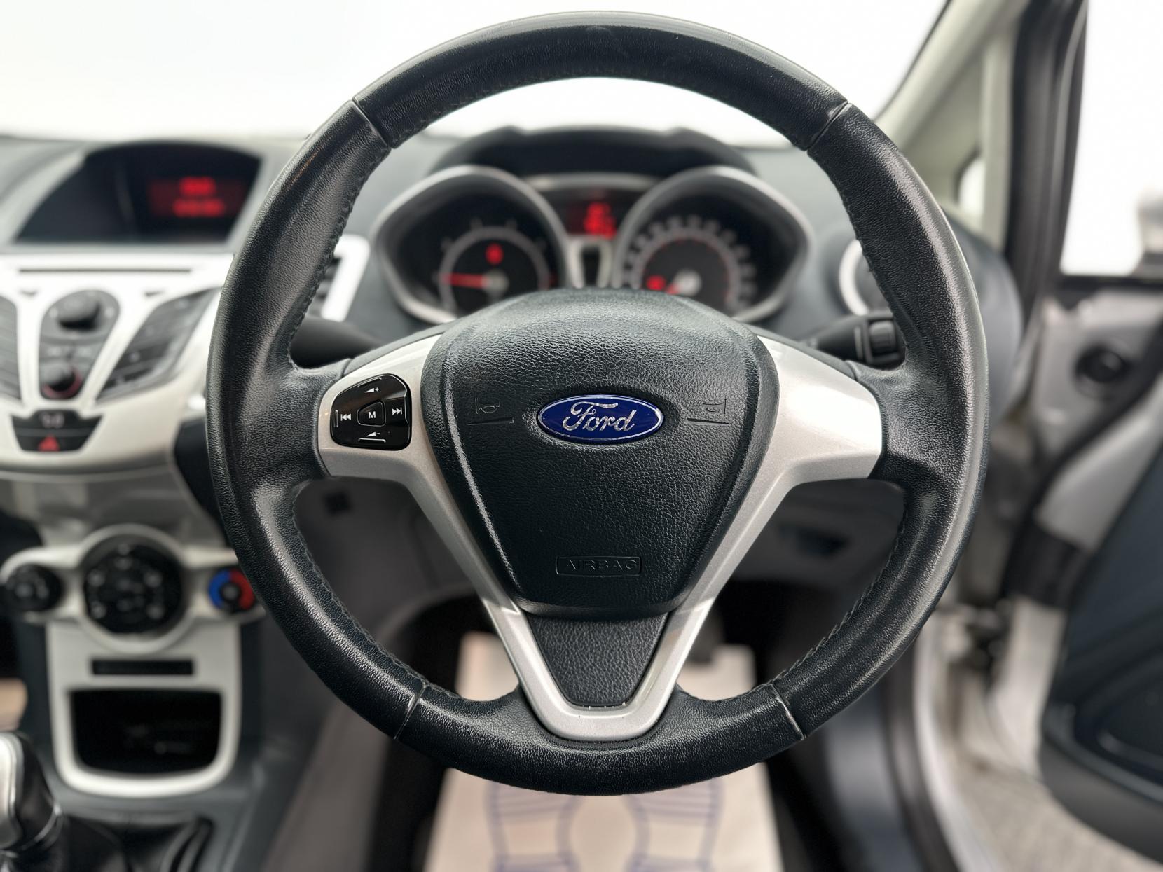 Ford Fiesta 1.25 Zetec Hatchback 5dr Petrol Manual (129 g/km, 81 bhp)